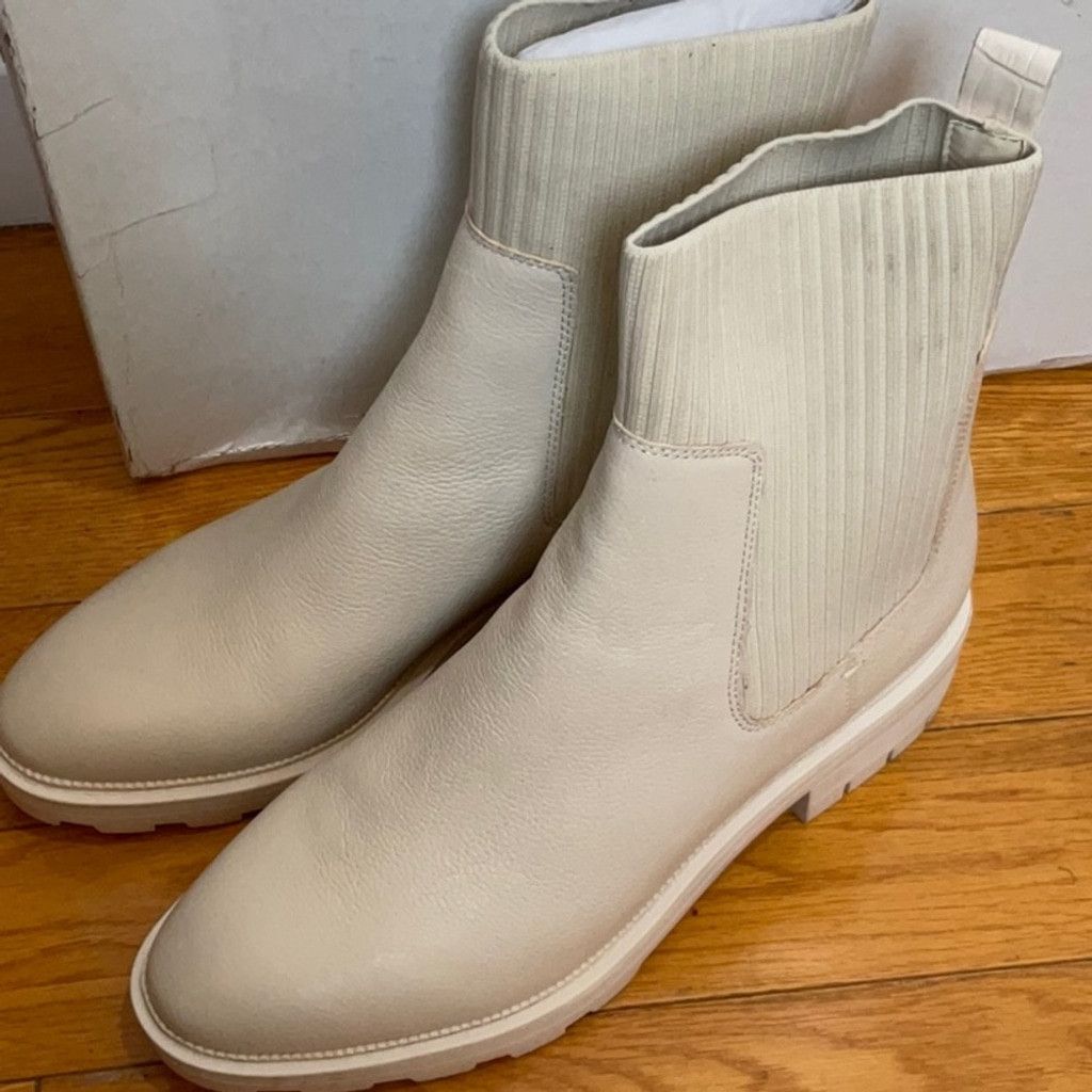 Dolce Vita Dolce vita Hoven H2O Bootie size: 9.5 Size US 9.5 / IT 39.5 - 4 Thumbnail