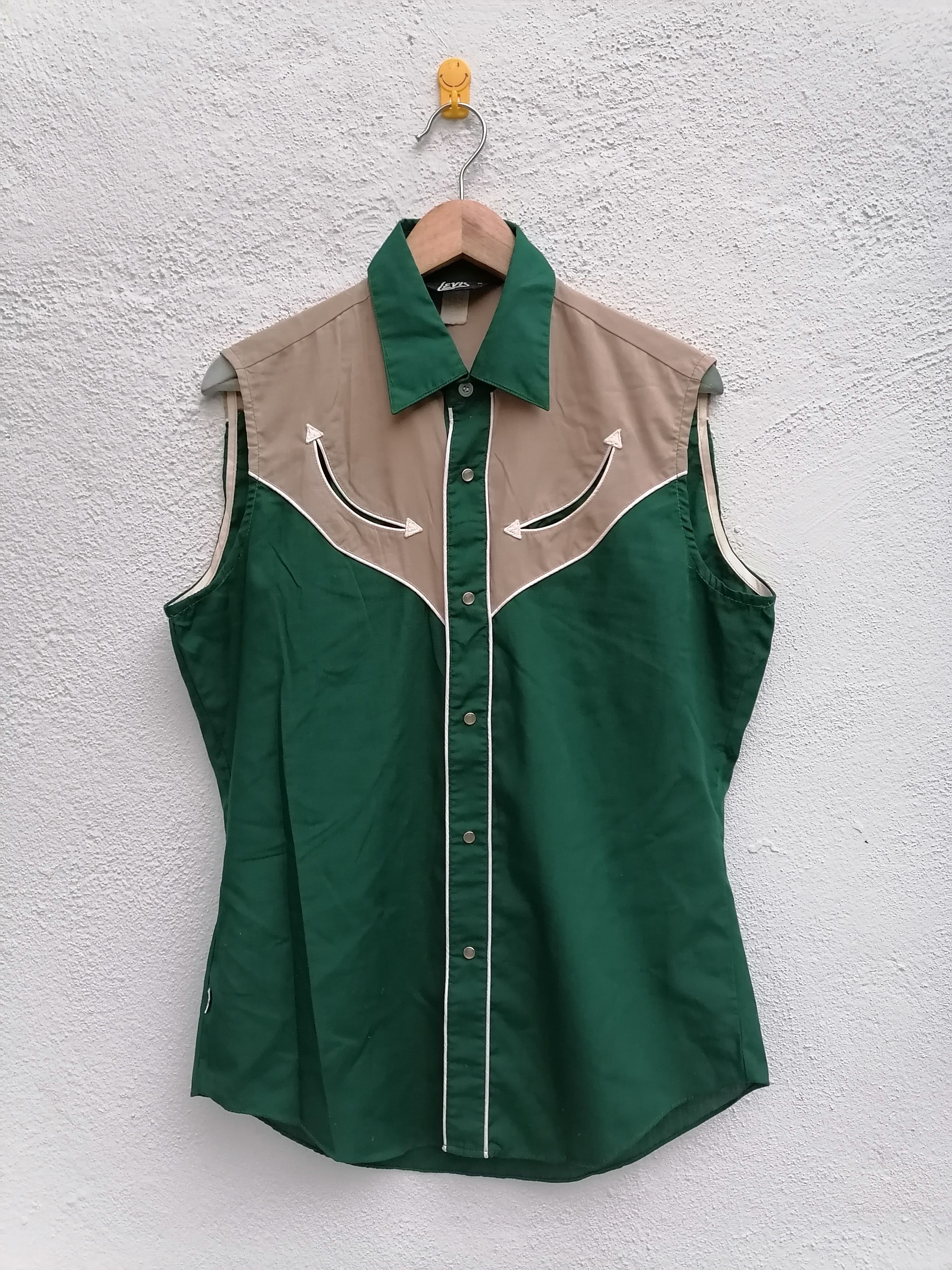 Levi's × Vintage Vintage Levi's Smiley Pocket Western Sleeveless Button Shirt Size US M / EU 48-50 / 2 - 1 Thumbnail