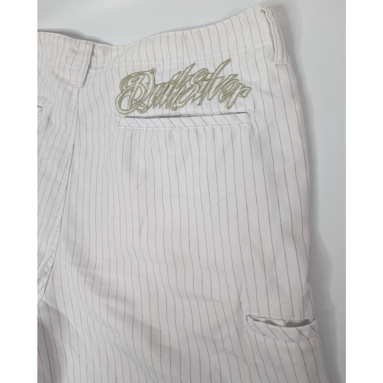 Quiksilver VINTAGE Quiksilver Shorts Men 40 White Embroidered Pinstripe Outdoor Chino Logo 40 in Waist Mens Size US 40 / EU 56 - 2 Thumbnail