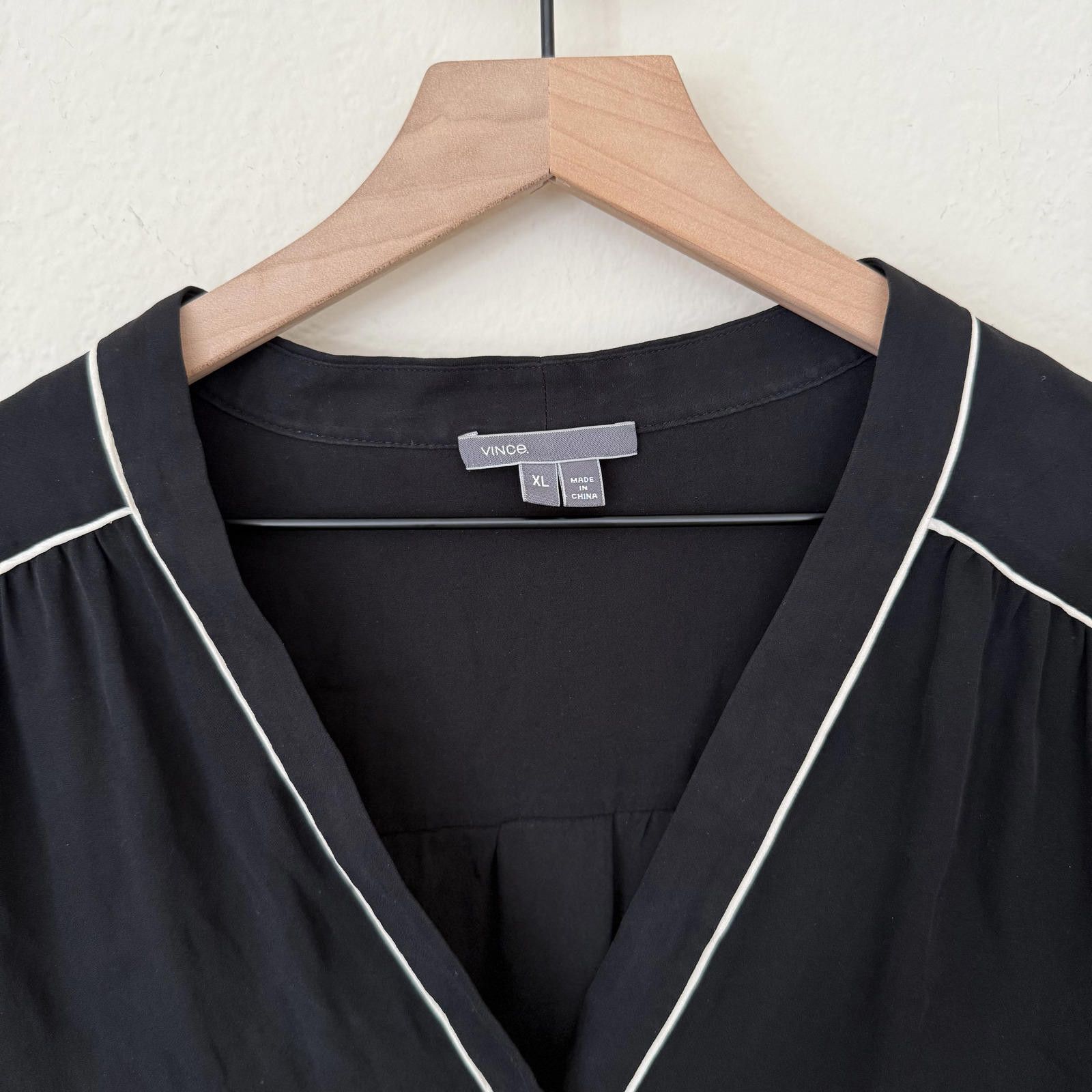 Vince Vince Blouse Women's XL Black Silk Sheer Size XL / US 12-14 / IT 48-50 - 2 Thumbnail