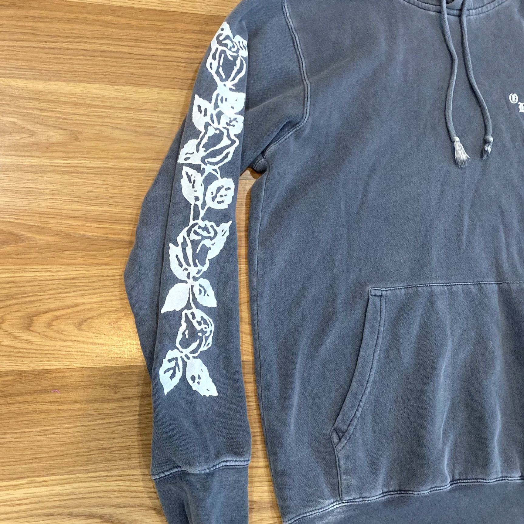 Obey OBEY Worldwide Gray Pull Over Hoodie Sweatshirt Floral Print Women’s Size Medium Size M / US 6-8 / IT 42-44 - 2 Thumbnail