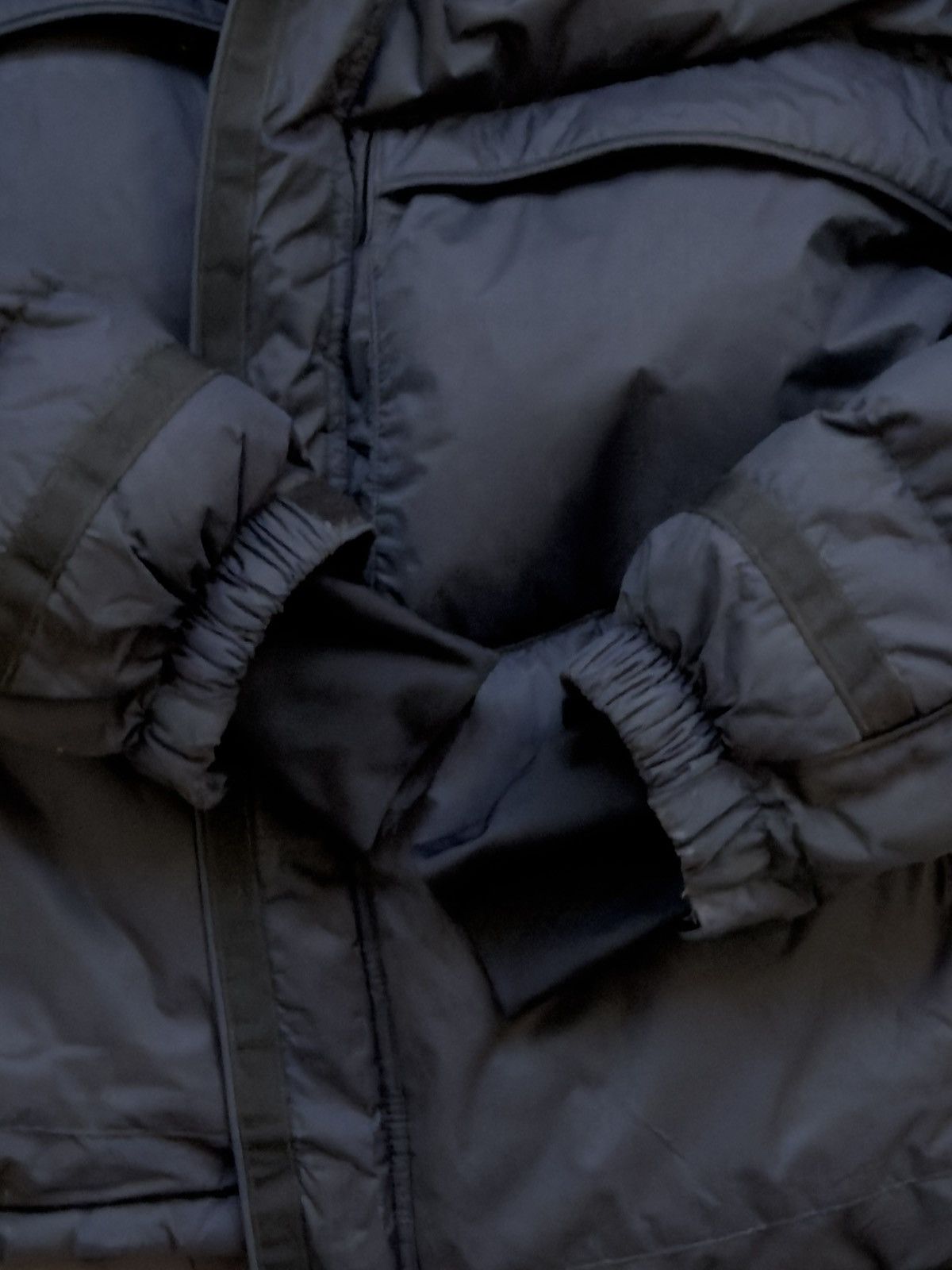 Oakley Oakley AW06 Goose Down Technical Puffer Jacket Dark Size L Size US L / EU 52-54 / 3 - 5 Thumbnail