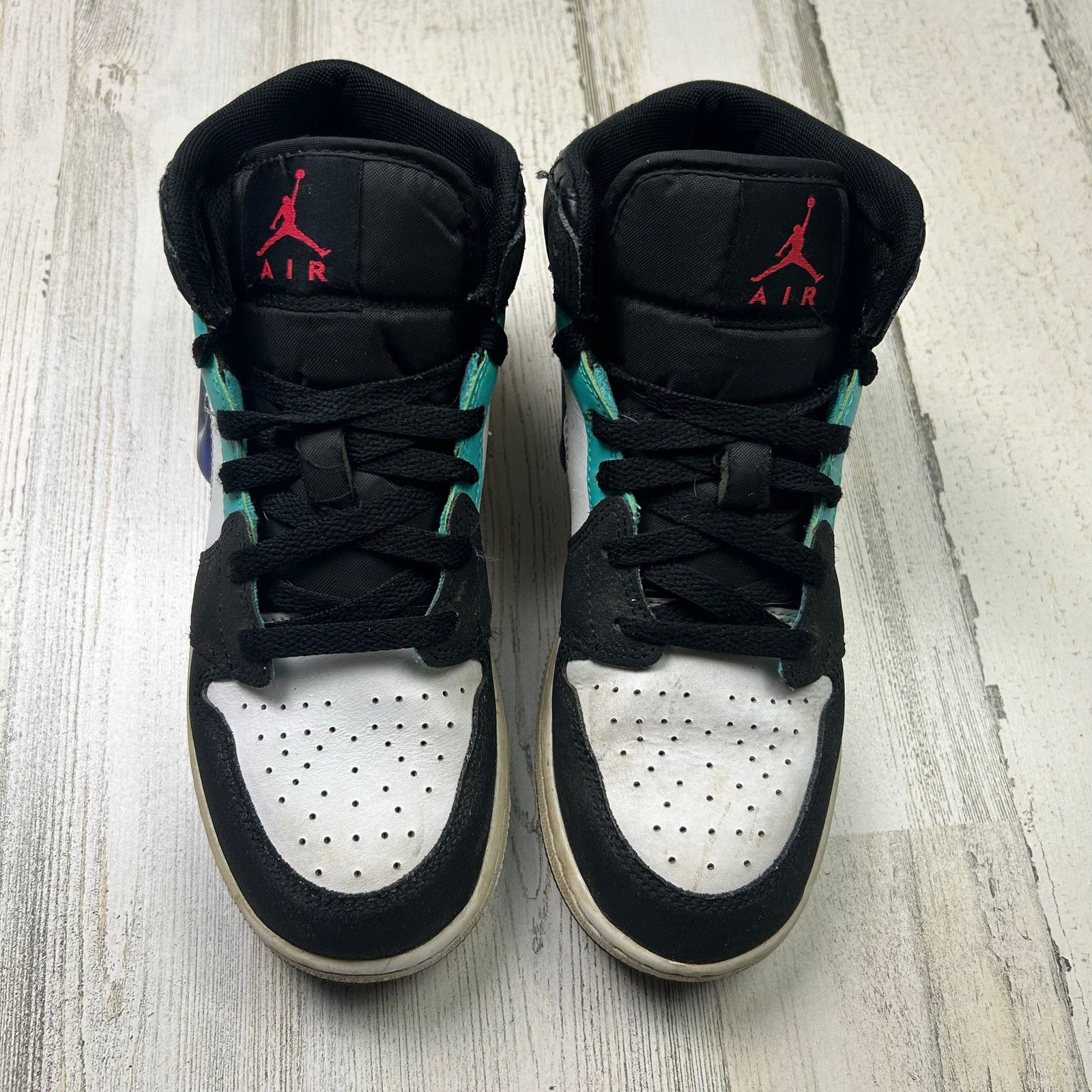 Jordan Brand × Nike Jordan 1 Mid SE Black White Hyper Jade (GS) - fQ8095-001 Size US 6 / EU 39 - 4 Thumbnail