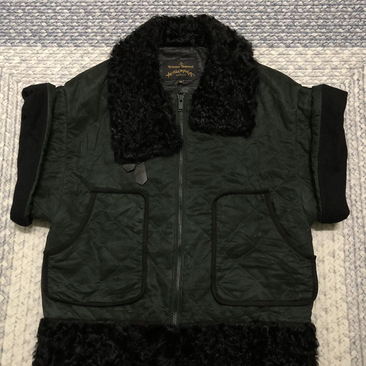 Japanese Brand Rare Vivienne Westwood Sleeveless Sherpa Trench Jacket Size US S / EU 44-46 / 1 - 2 Thumbnail