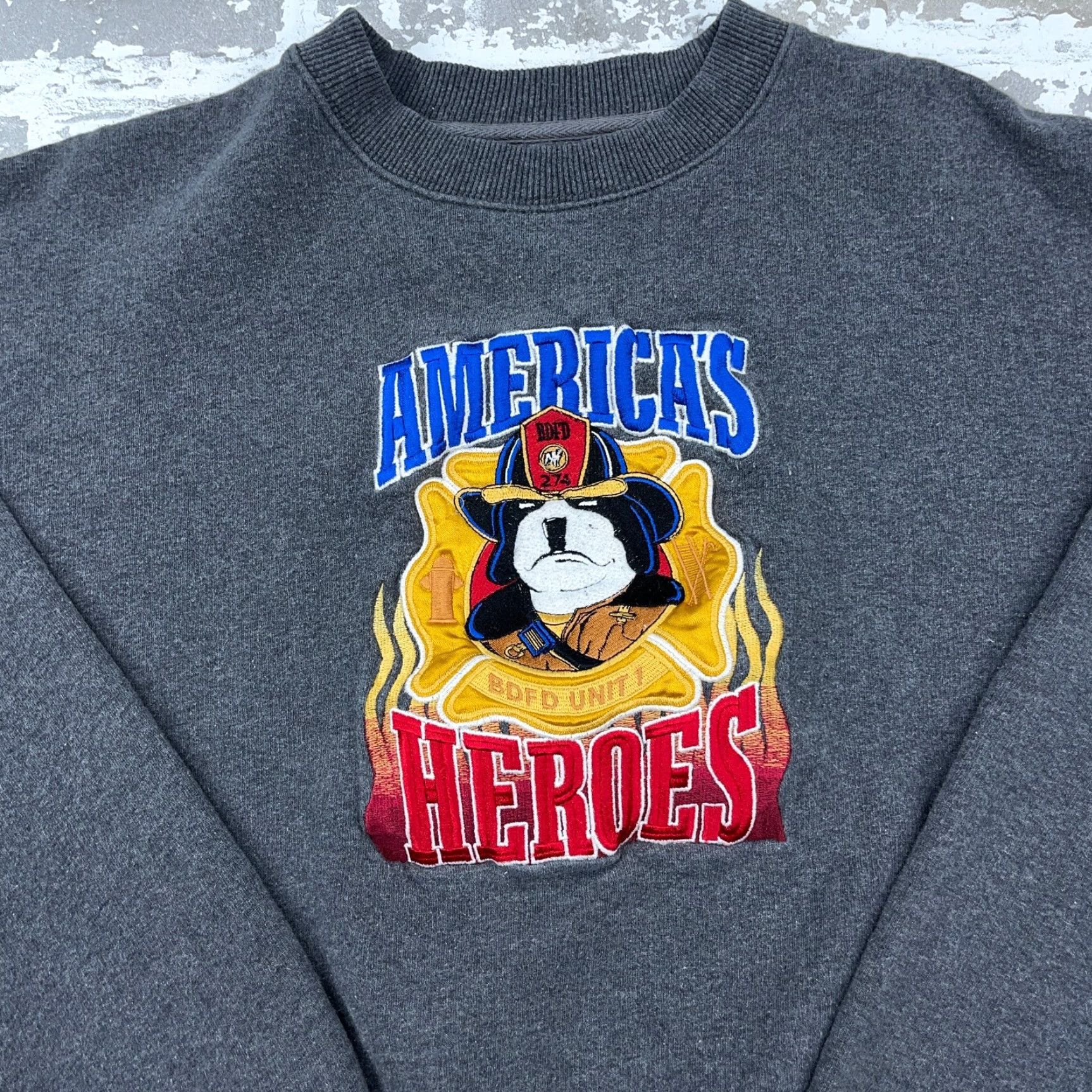 Big Dogs VINTAGE Big Dogs Sweatshirt Men L Gray Crew Neck Pullover Embroidered Logo 90s Classic Grunge USA Mens Size US L / EU 52-54 / 3 - 2 Thumbnail