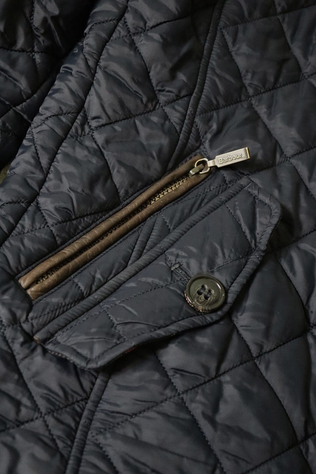 Barbour Barbour Classic Tartan Quilted Jacket Men’s M Navy Corduroy Size US M / EU 48-50 / 2 - 6 Thumbnail