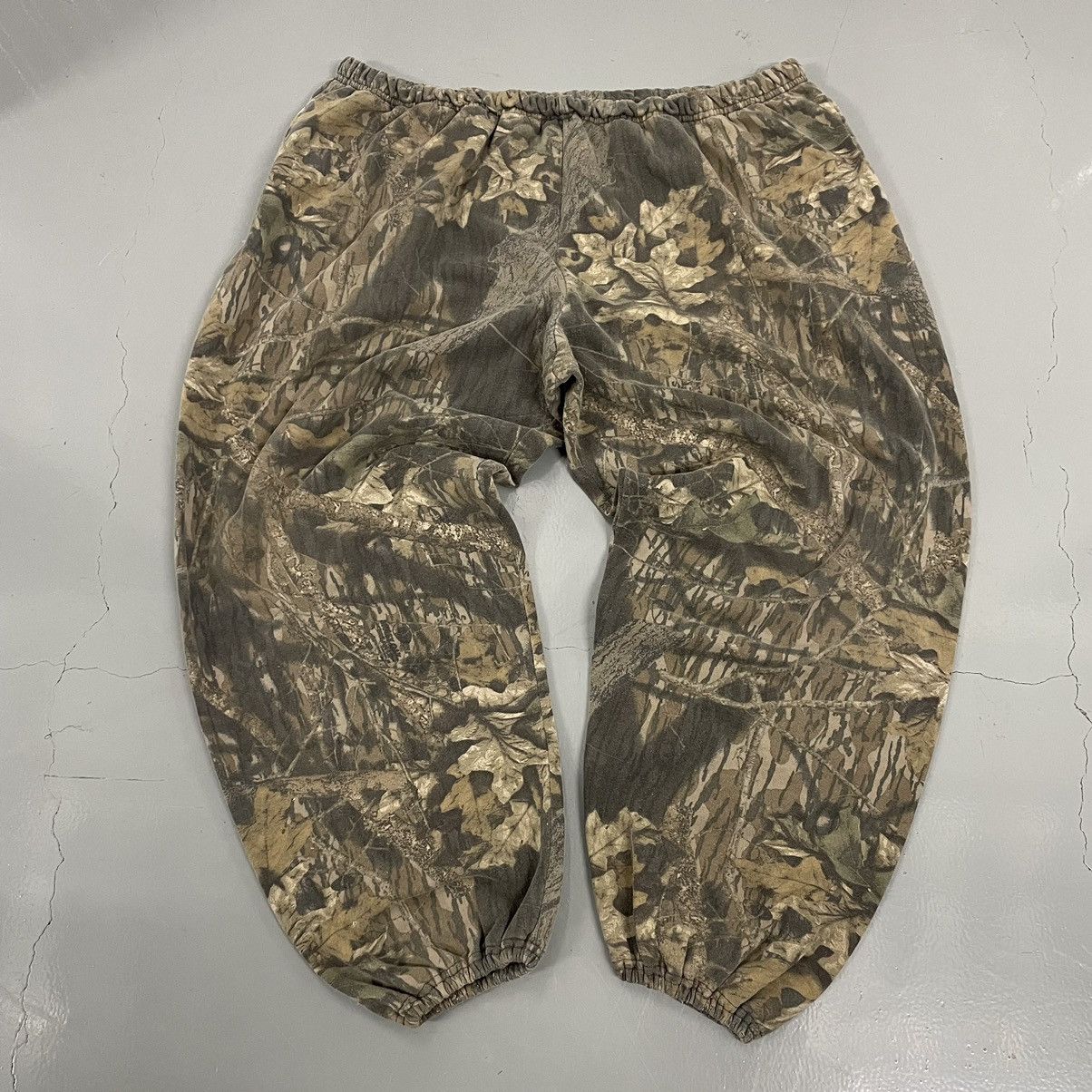 Vintage Crazy vintage 90s Camo essential Real Tree baggy sweats | Grailed