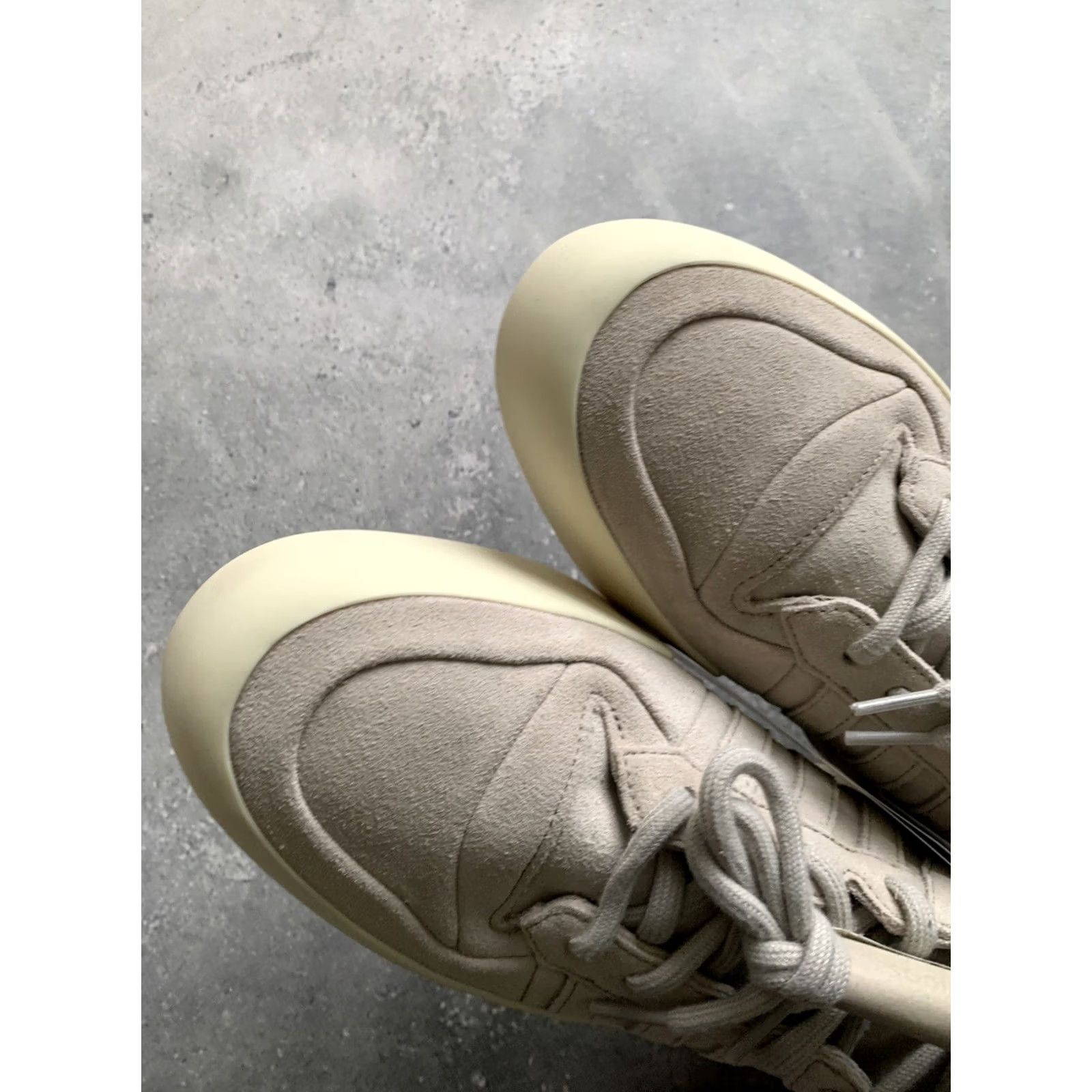 Adidas ADIDAS x FEAR OF GOD ATHLETICS 86 HIGH SNEAKER US 9.5 UK 9 EU 43 1/3 Beige Men Sneaker Athletic Suede 2023 Fear of God Basketball Mid Top Shoes Size US 9 / EU 42 - 4 Thumbnail