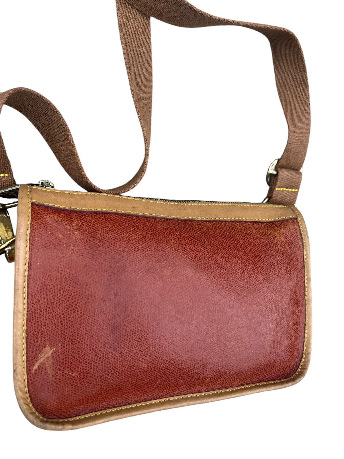 Leather Vintage 90s Upla Paris Scratches Patina Leather Sling Bag Size ONE SIZE - 13 Thumbnail