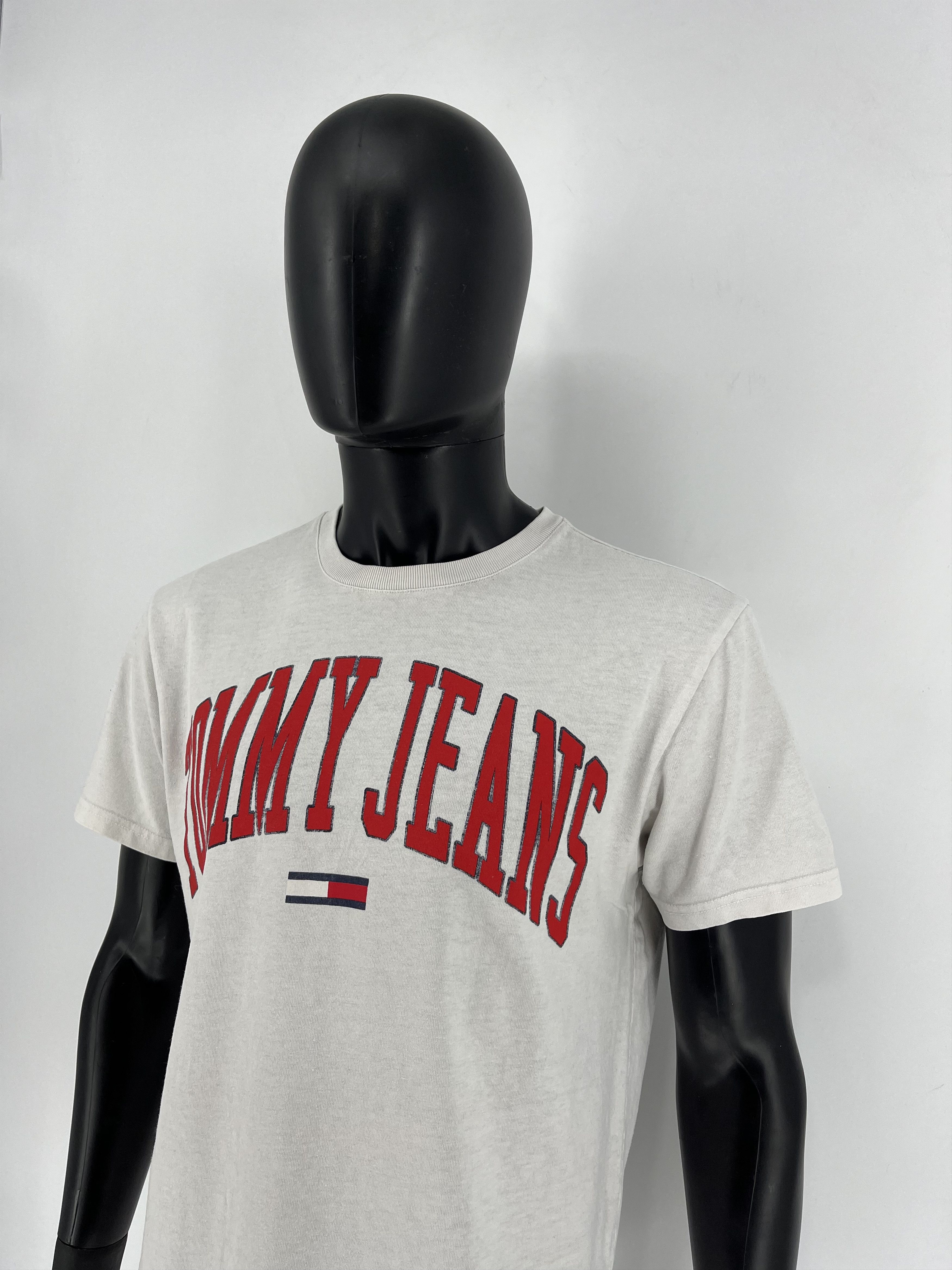 Tommy Hilfiger × Tommy Jeans × Vintage Tommy Hilfiger Flag Spell Out Tonal T-Shirt Medium Y2K Size US M / EU 48-50 / 2 - 5 Thumbnail