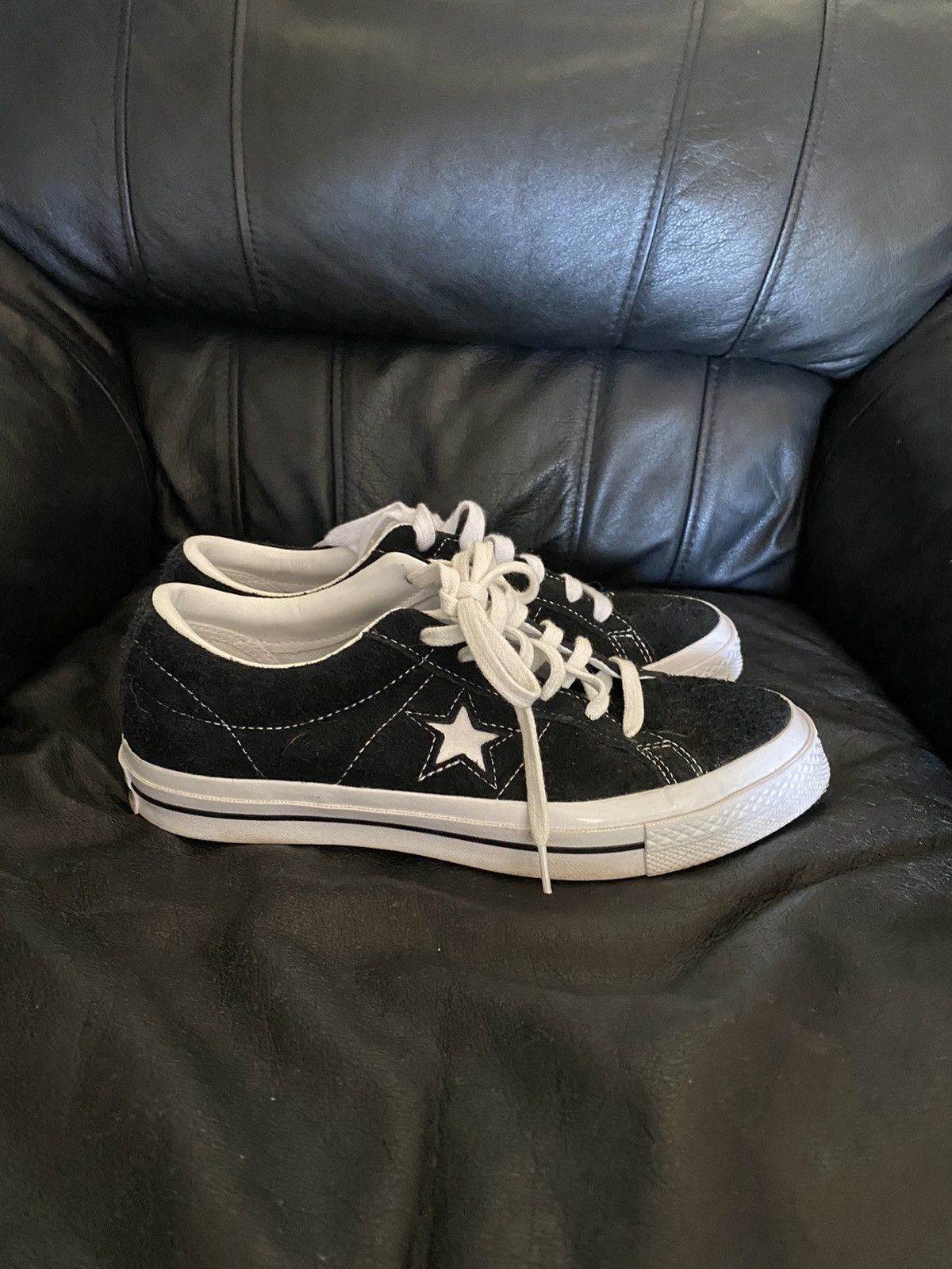 Converse Converse One Star Black Suede Low Size US 6 / EU 39 - 2 Thumbnail