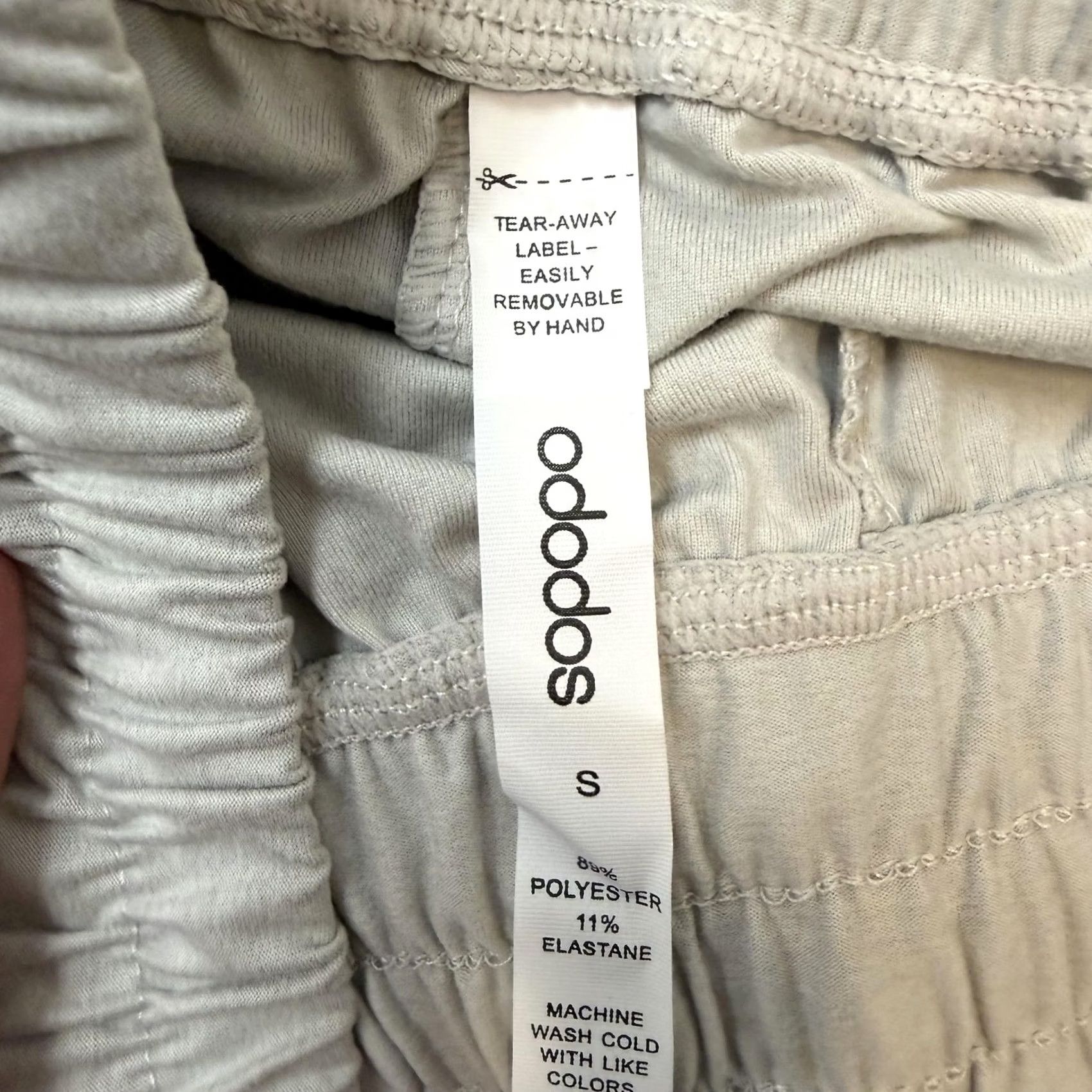 Vintage ODODOS Shorts Womens S Beige Stratum Series Athletic Running Relaxed Fit Jersey Knit Pockets Summer Size 28" / US 6 / IT 42 - 3 Thumbnail
