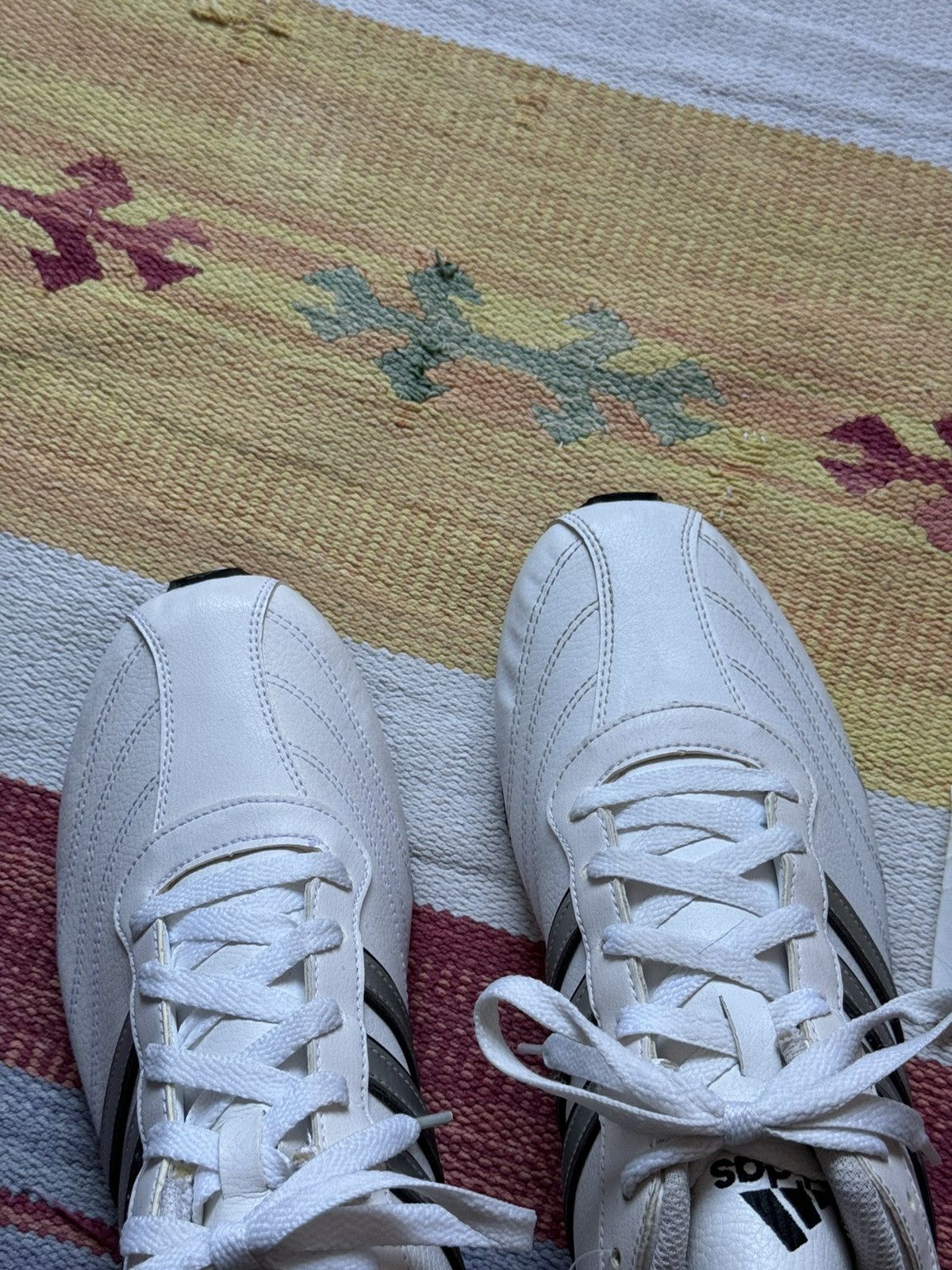 Vintage Vintage Adidas 2011 J Run-III y2k Low “White” Sport Sneakers Size US 9.5 / EU 42-43 - 6 Thumbnail