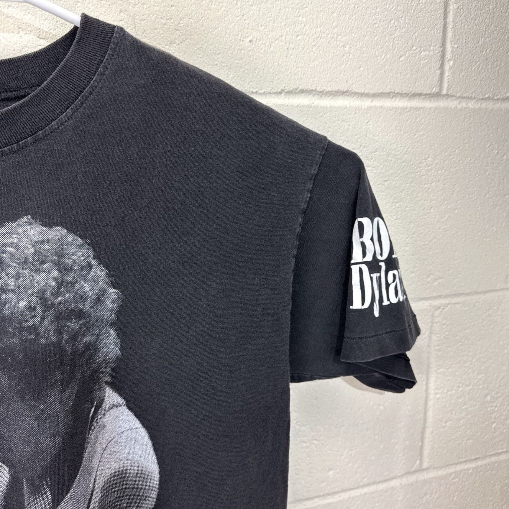 Vintage VINTAGE 1994 Bob Dylan T-Shirt Mens Large Black Graphic Tee 90s Music Rock Size US L / EU 52-54 / 3 - 7 Thumbnail