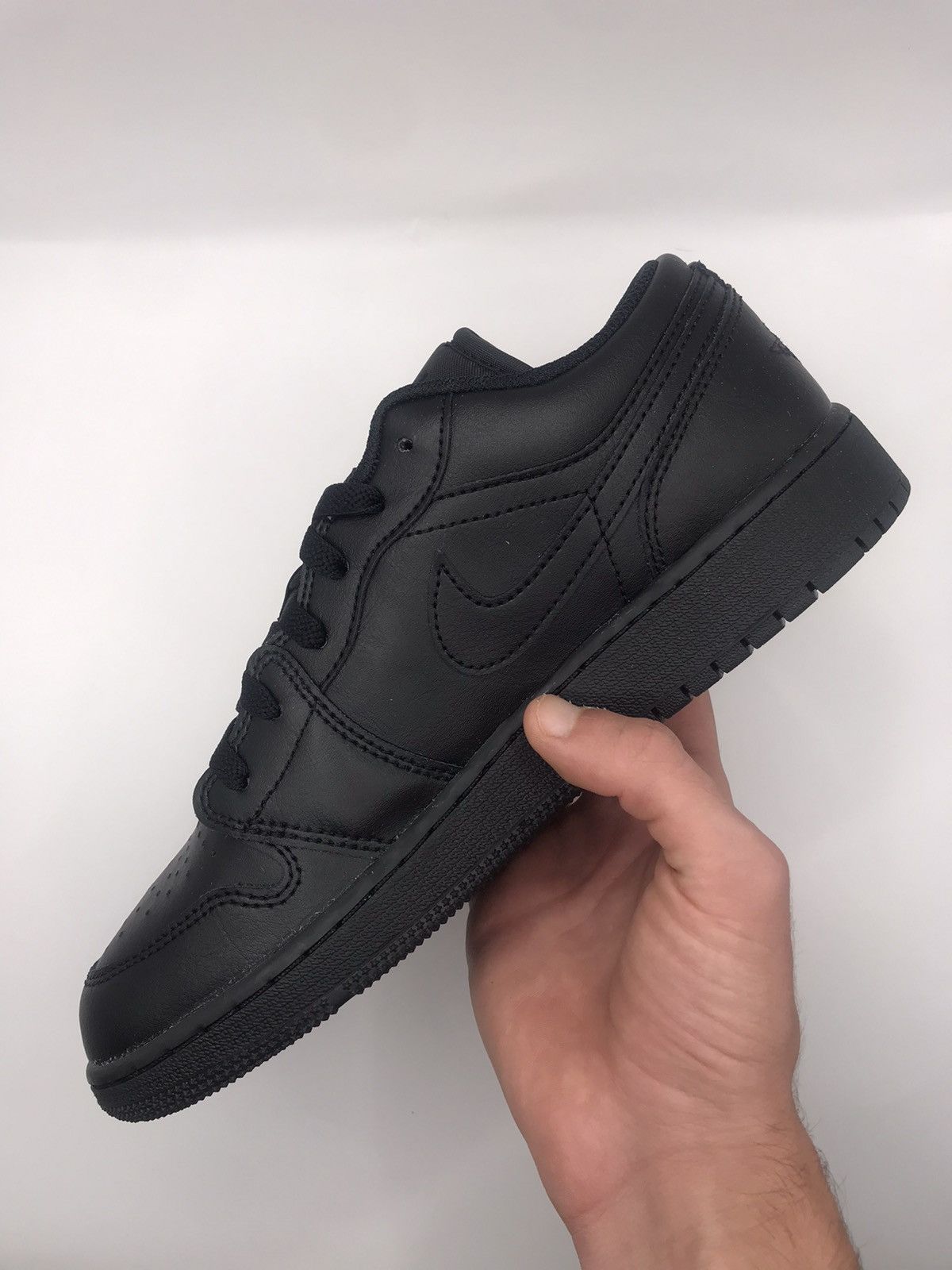 Jordan Brand Jordan 1 Low “Full Black” Size US 9 / IT 39 - 3 Thumbnail