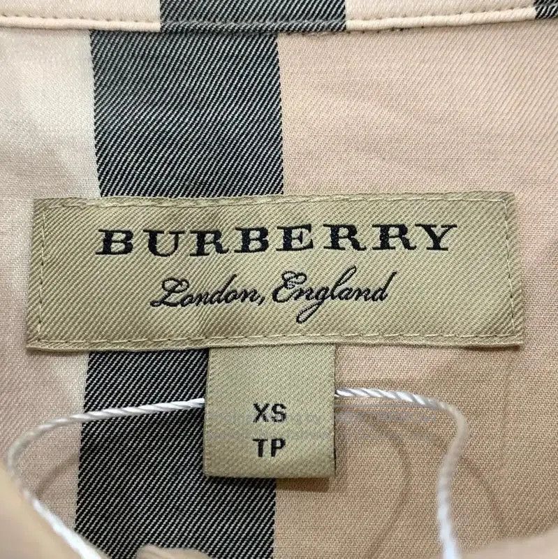 Burberry Burberry Colorblock Cotton Shirt for Women. Size XS / US 0-2 / IT 36-38 - 5 Thumbnail
