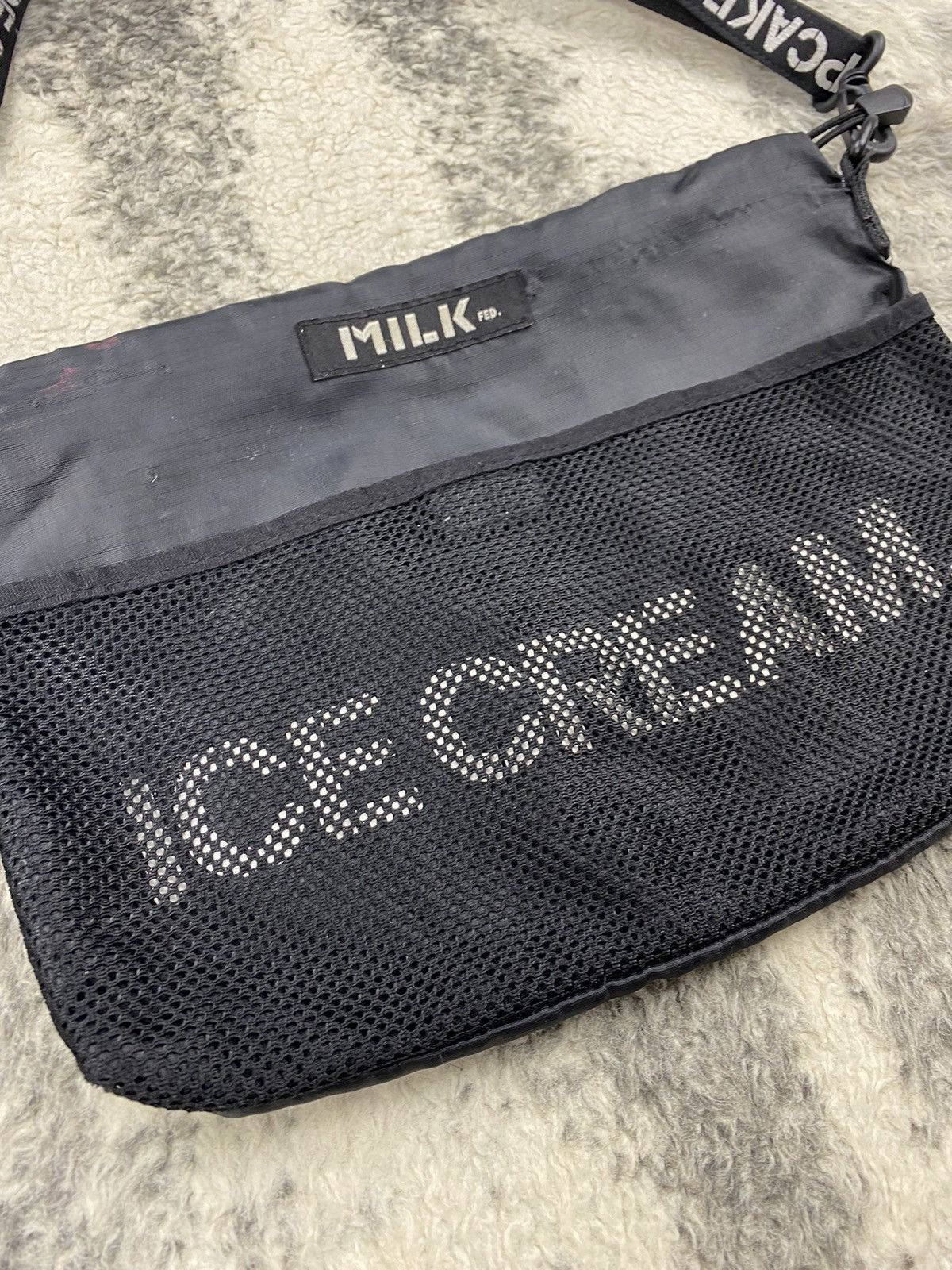 Icecream Milkfed x Cupcake Icecream Streetwear Crossbody Bag Size ONE SIZE - 6 Thumbnail
