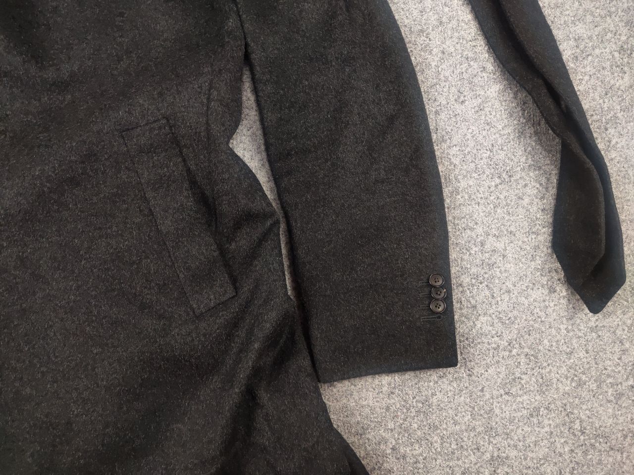 Suitsupply Suitsupply Vicenza overcoat Wool Buttons and belt Mid Jacket Size US L / EU 52-54 / 3 - 10 Thumbnail