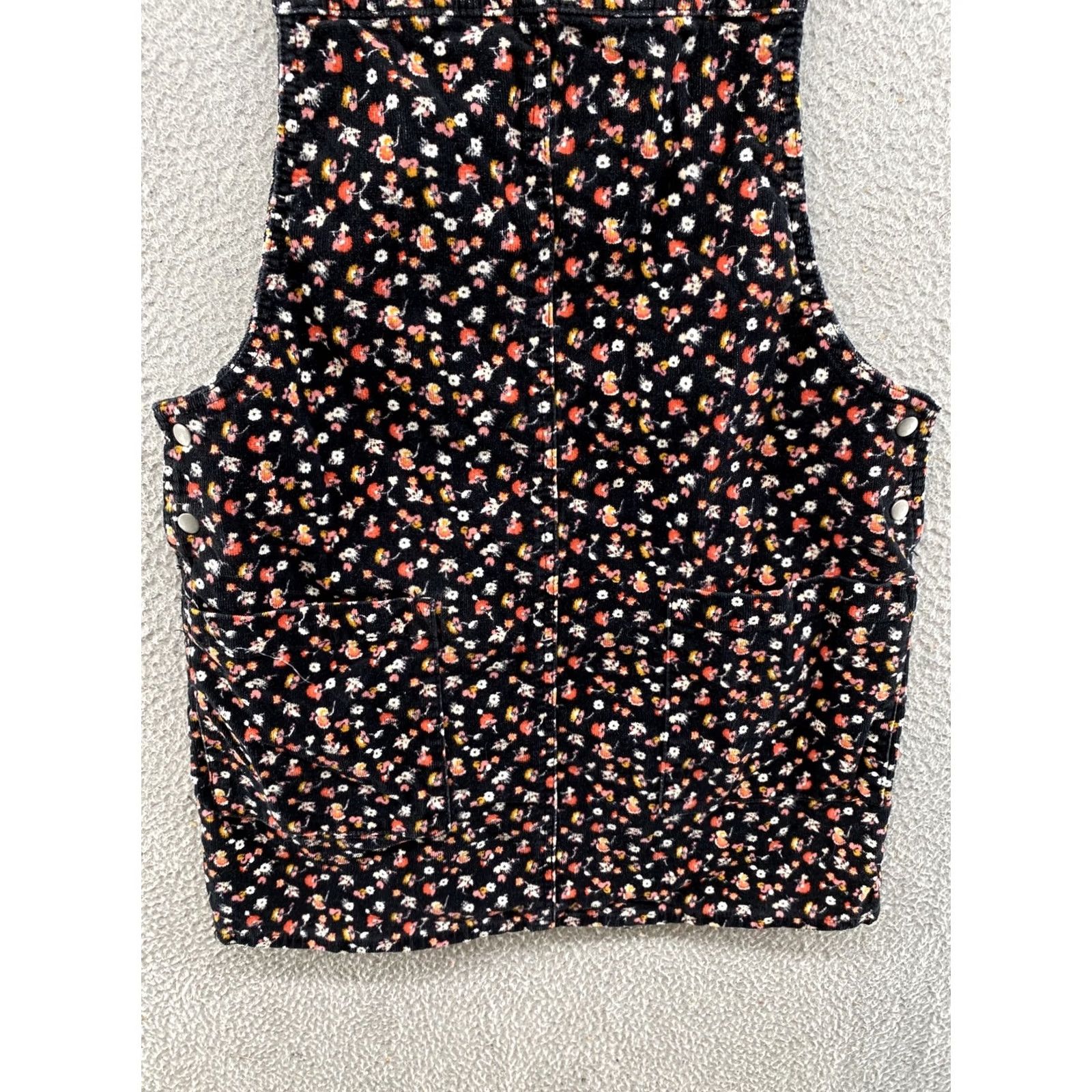 Vintage XHILARATION Black Floral Corduroy Overall Dress Mini Length M Women Size 32" / US 10 / IT 46 - 3 Thumbnail