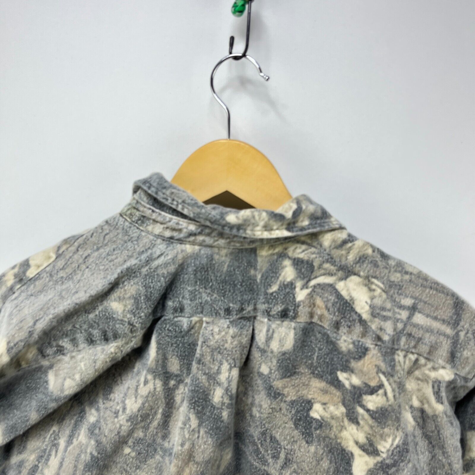 Vintage Vintage 90s Sun Faded Realtree Camo Mossy Button-Up Medium Size US M / EU 48-50 / 2 - 9 Thumbnail