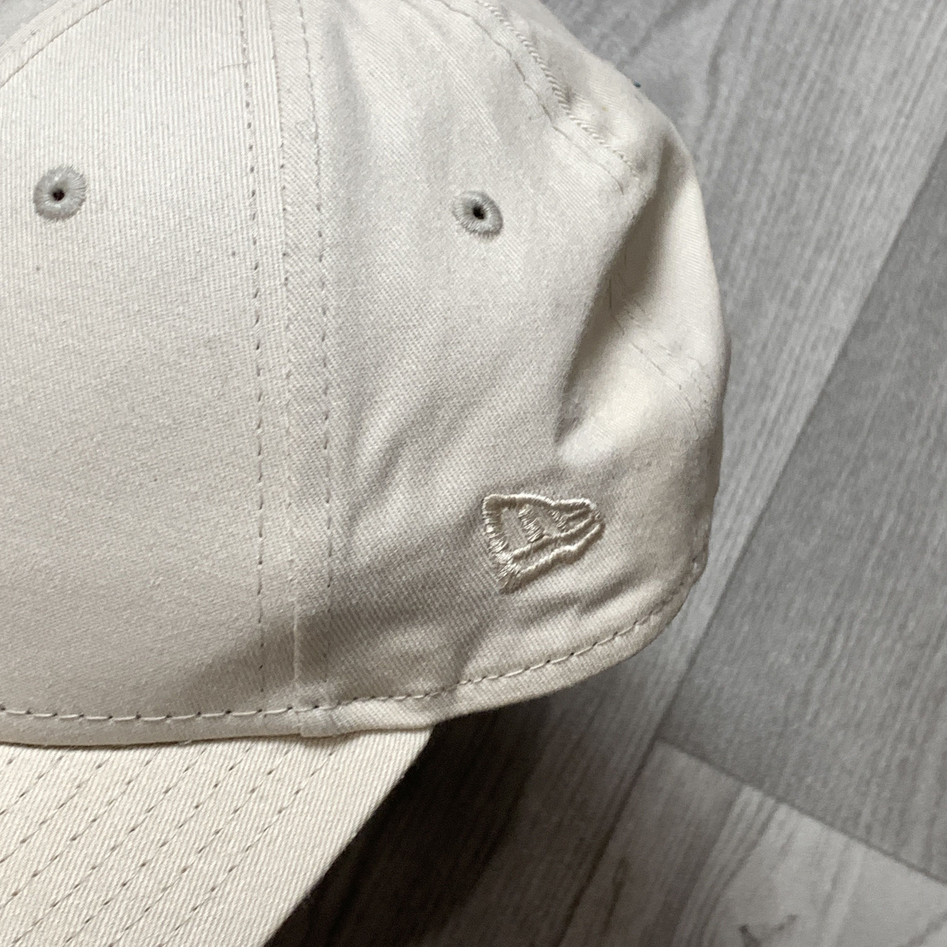 New Era New York Yankees New Era Embroidered Beige Baseball Cap Hat Size ONE SIZE - 4 Thumbnail