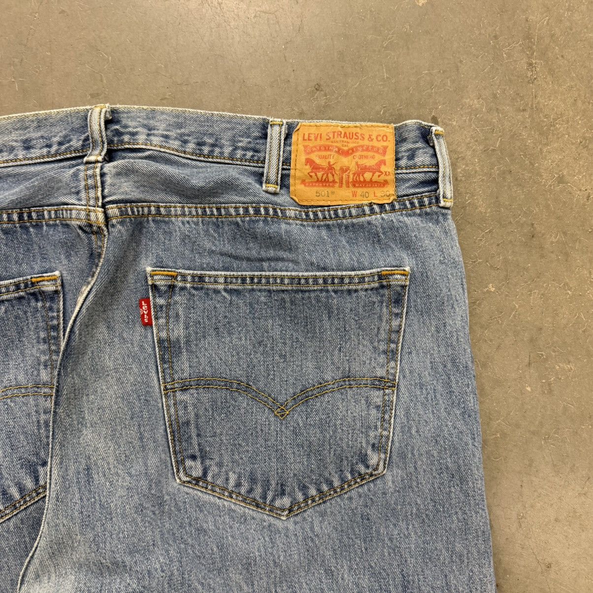 Levi's Levi’s 501 Straight Leg Jeans Light Wash 40x30 Size US 40 / EU 56 - 2 Thumbnail