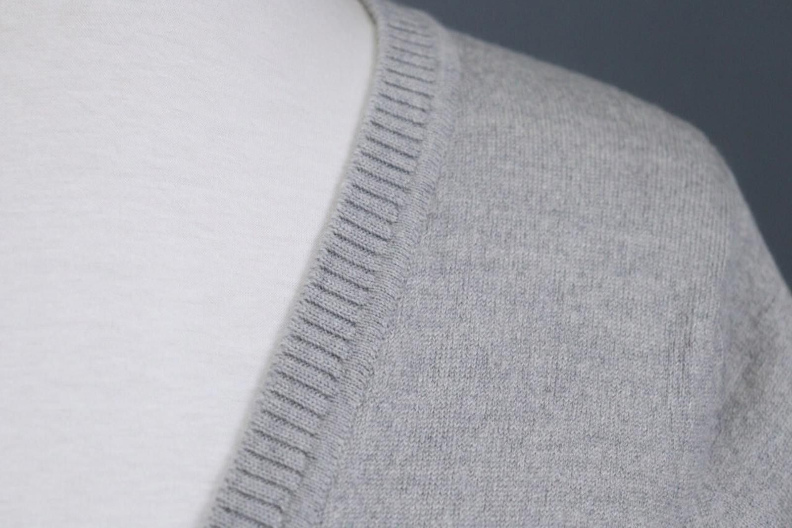 Lacoste Lacoste Gray Wool Long Sleeve V-Neck Knit Sweater Size 36 Size M / US 6-8 / IT 42-44 - 7 Thumbnail