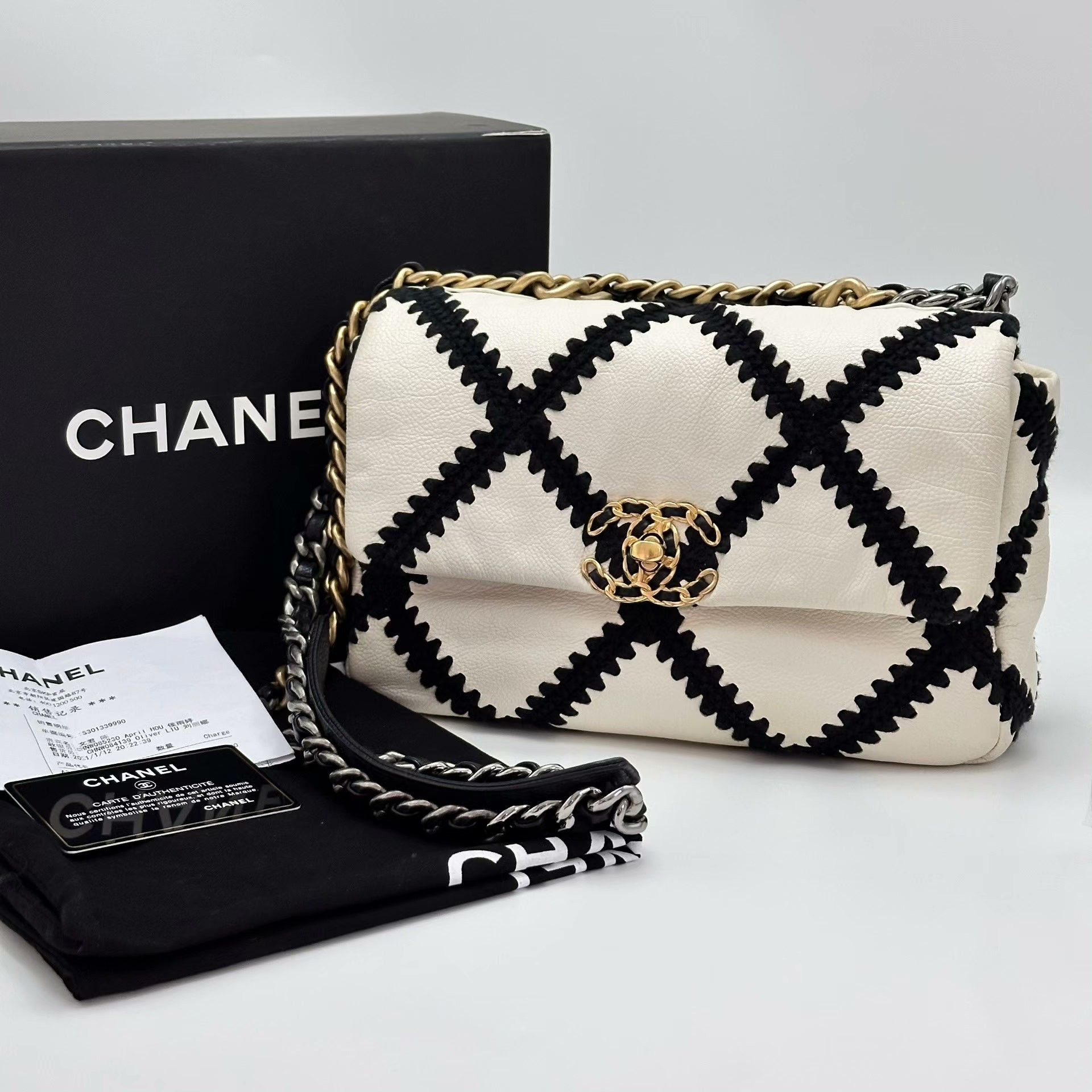 Chanel Pre-loved Bag Very good condition Size ONE SIZE - 1 Thumbnail