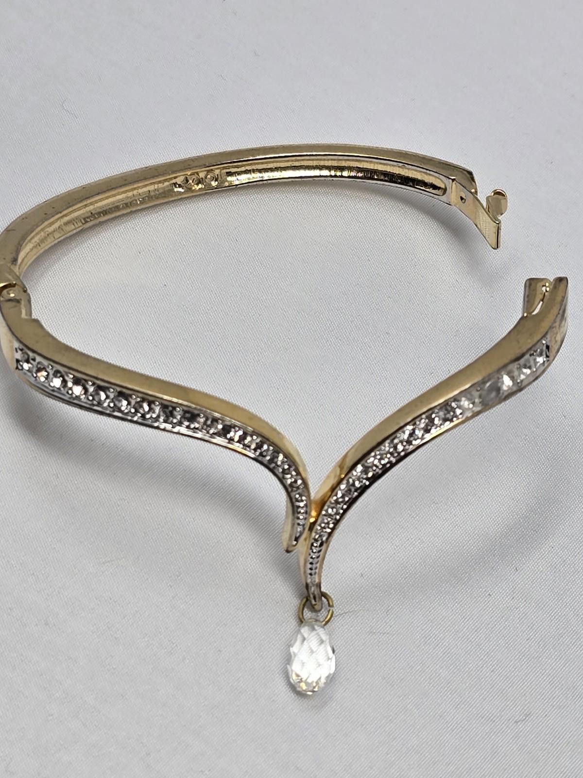 Swarovski Vintage SWAROVSKI Signed Gold-tone Hinged V Bangle w/ dangle Size ONE SIZE - 2 Thumbnail