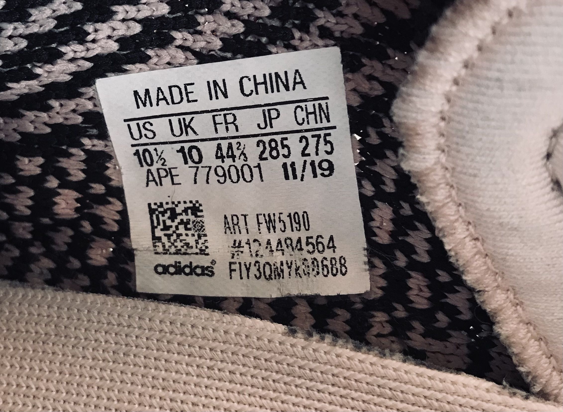 Adidas Adidas Yeezy Boost 350 V2 Yecheil Non-Reflective FW5190 Size US 10.5 / EU 43-44 - 10 Thumbnail