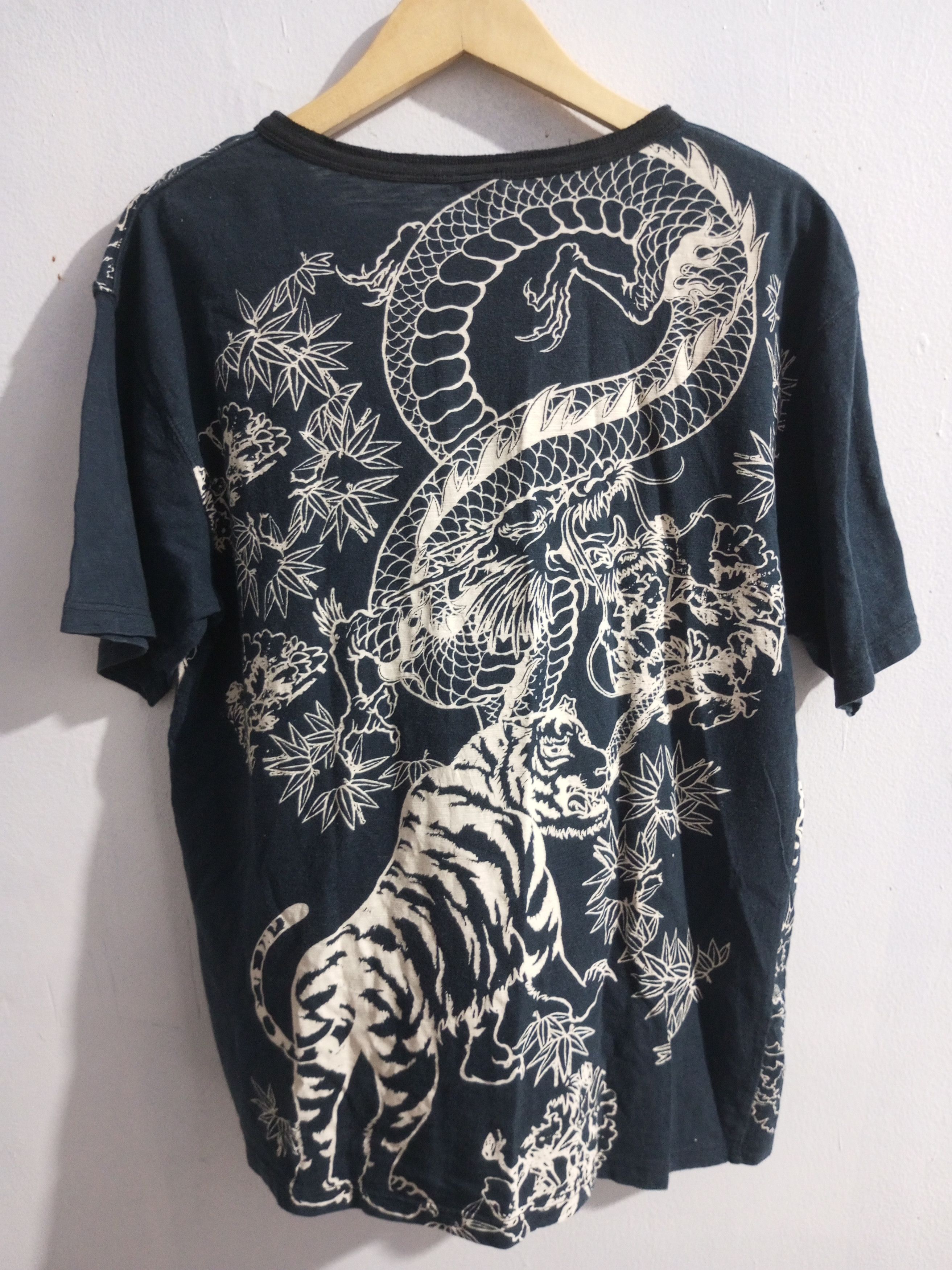Karakuri Tamashii Vintage sukajan Shanghai colar dragon vs tigers tee Size US L / EU 52-54 / 3 - 2 Thumbnail