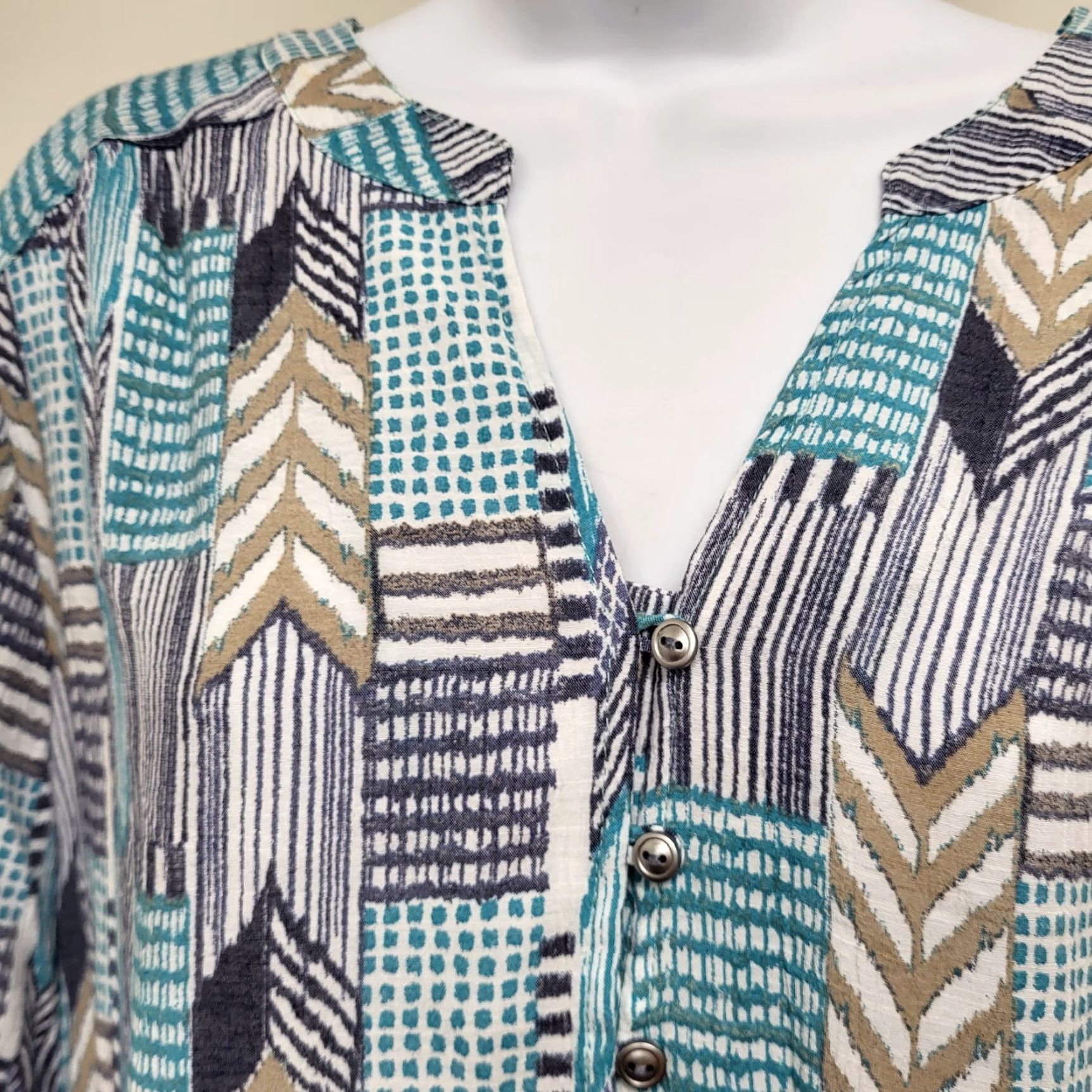 Vintage Kim Rogers Curvy Shirt Blouse 1X Women Blue Turquoise Chevron Stripe Top Knit Polyester Rayon 3/4 Sleeve V-Neck Tunic Size XL / US 12-14 / IT 48-50 - 7 Thumbnail