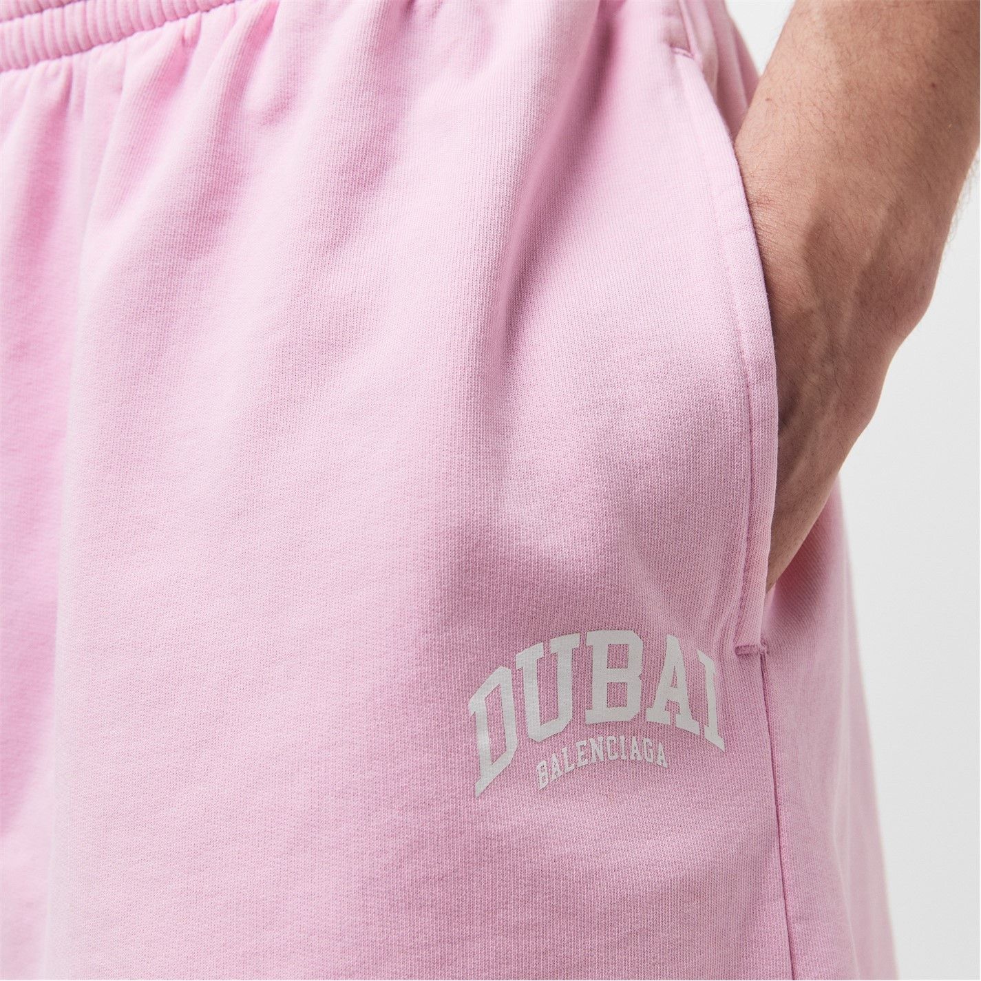 Balenciaga o1g2r1mq0226 Fleece Jogger Shorts In Pink Size US 34 / EU 50 - 5 Thumbnail