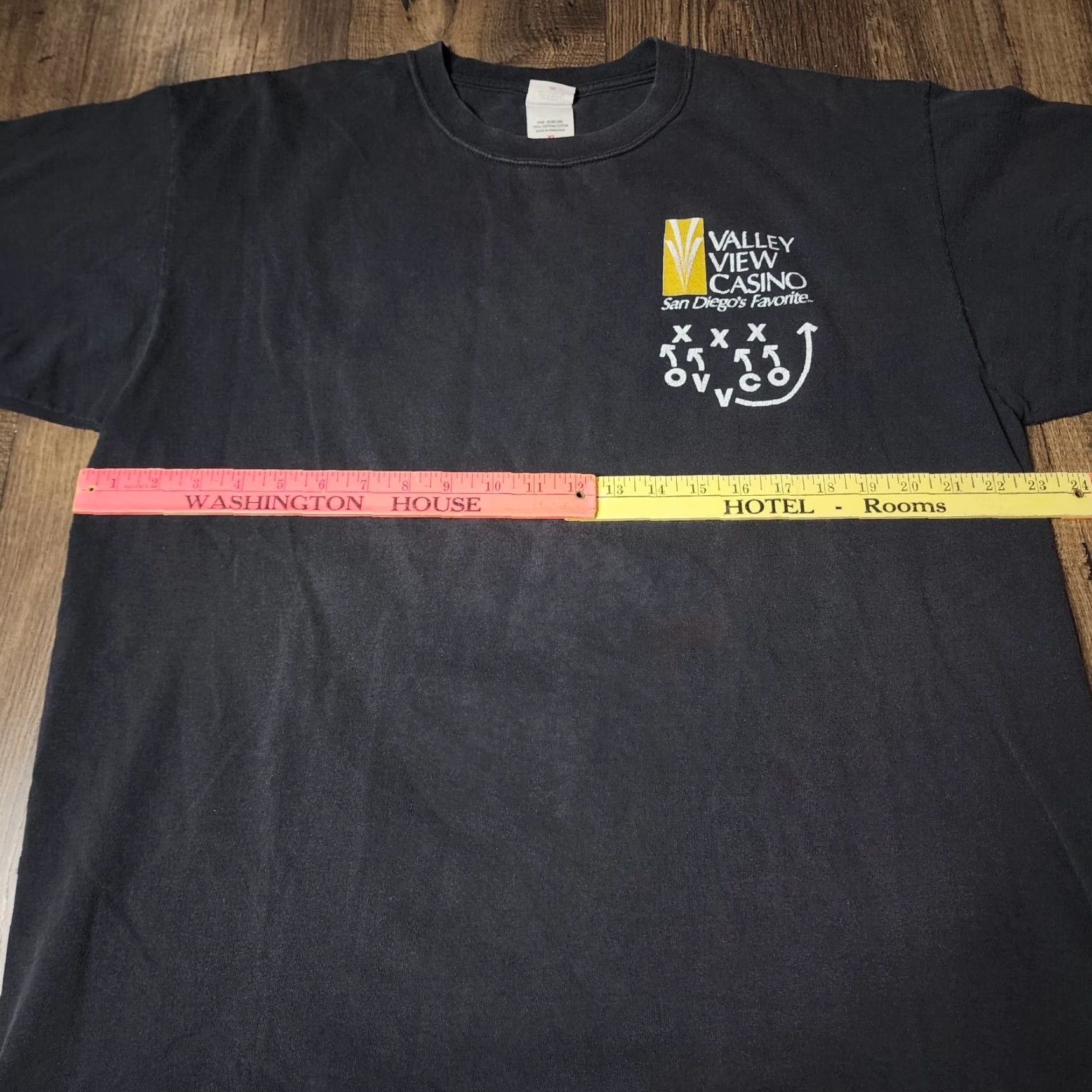 Anvil VINTAGE Anvil T-Shirt Football Mens XL Valley View Casino & Hotel CA Black Cotton Logo 90s Gambling Graphic Print Short Sleeve Crew Neck Size US XL / EU 56 / 4 - 2 Thumbnail