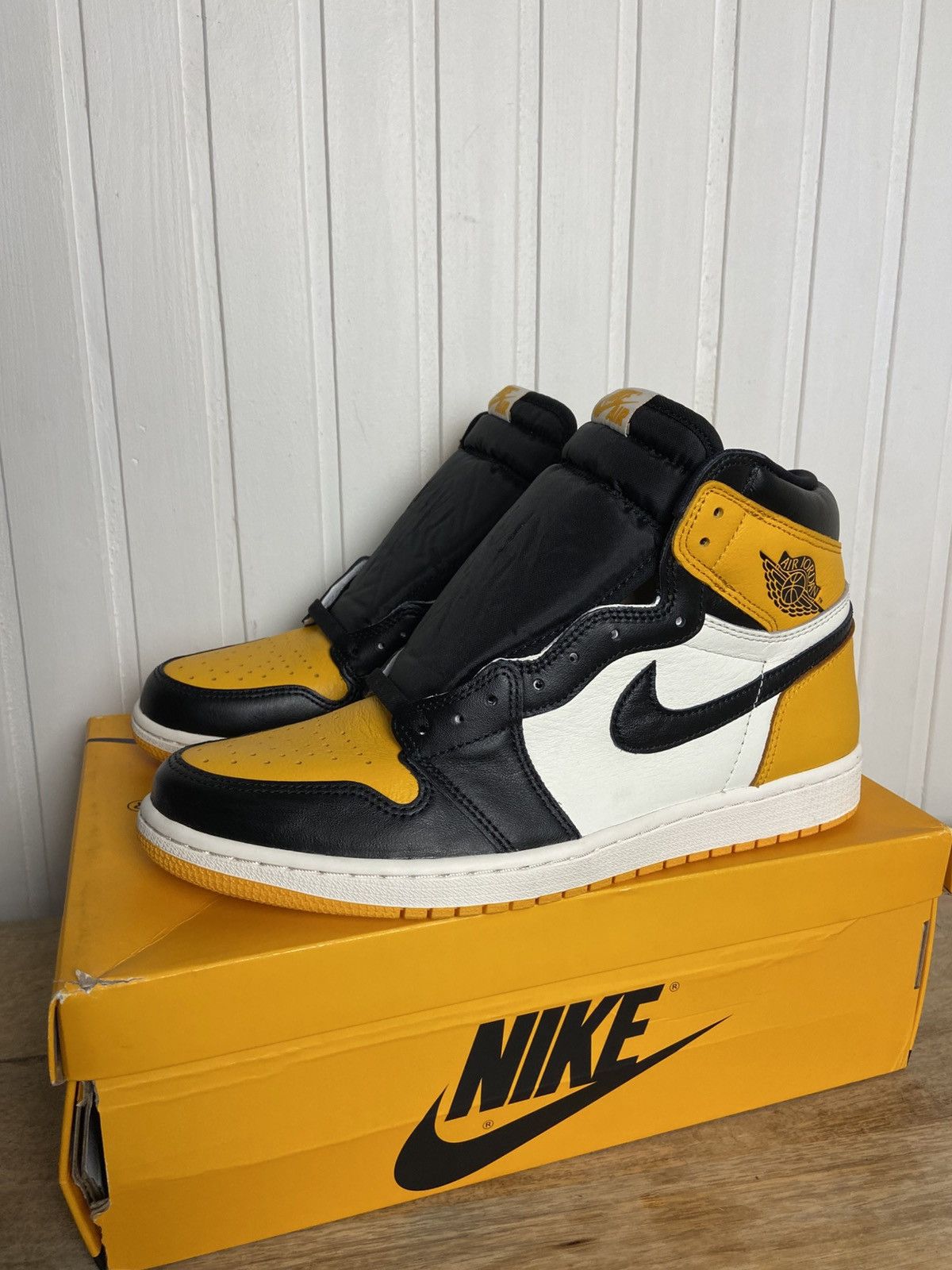 Jordan Brand New Jordan 1 Retro High "Taxi" Authentic Size 11US Size US 11 / EU 44 - 1 Thumbnail