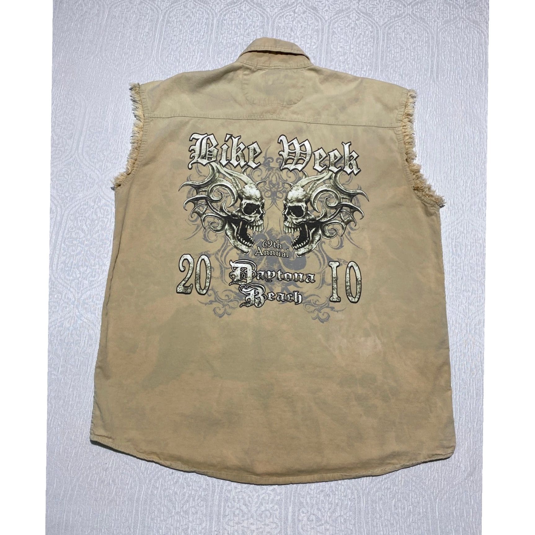 Vintage Bike Week Daytona Beach 2010 Graphic Skulls Biker Sleeveless Vest Shirt 2XL Size US XXL / EU 58 / 5 - 2 Thumbnail