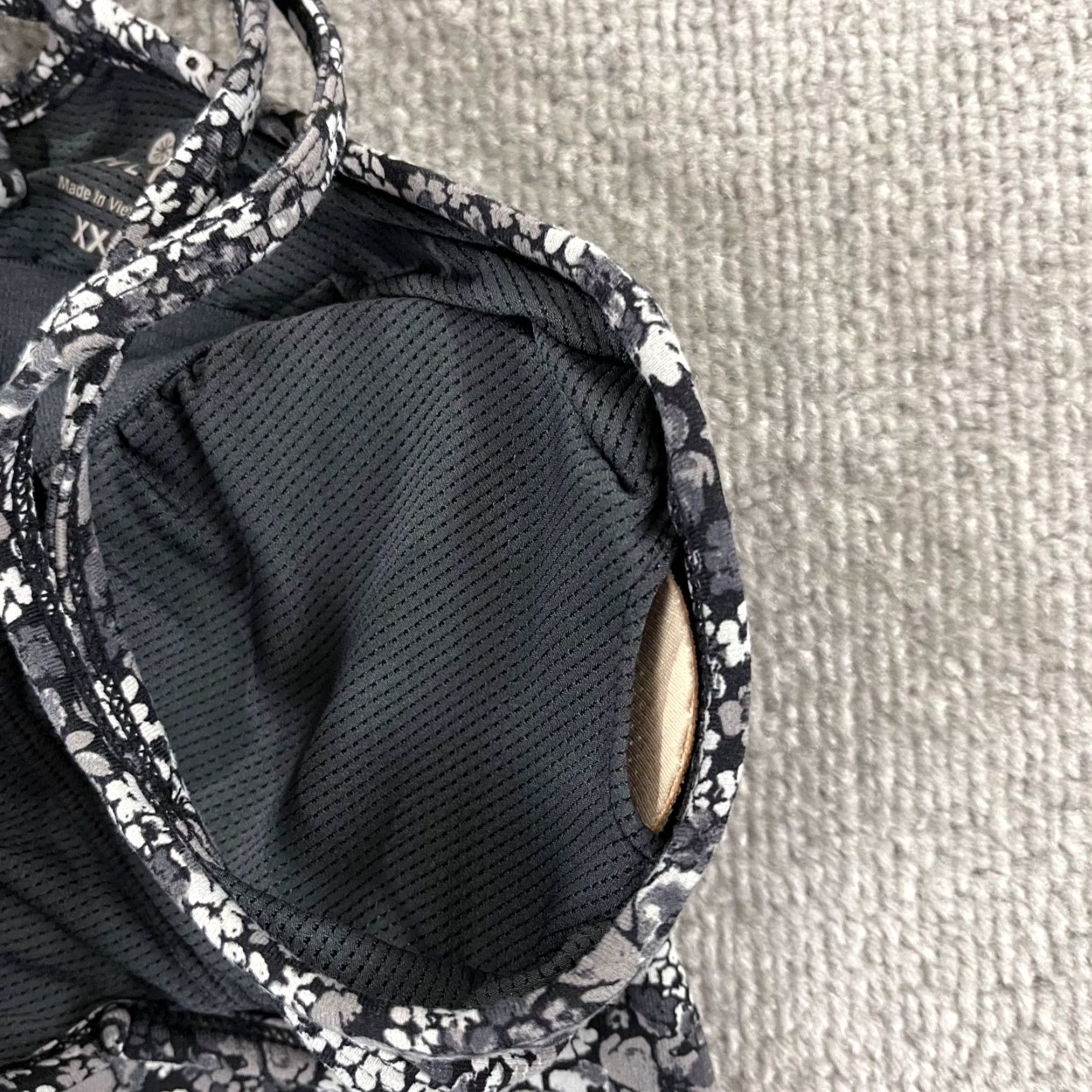Athleta Athleta Shirt Women XXS Black Ditsy Floral Tank Top Padded Bra Yoga Gym Running Active Size XXS / US 00 / IT 34 - 7 Thumbnail