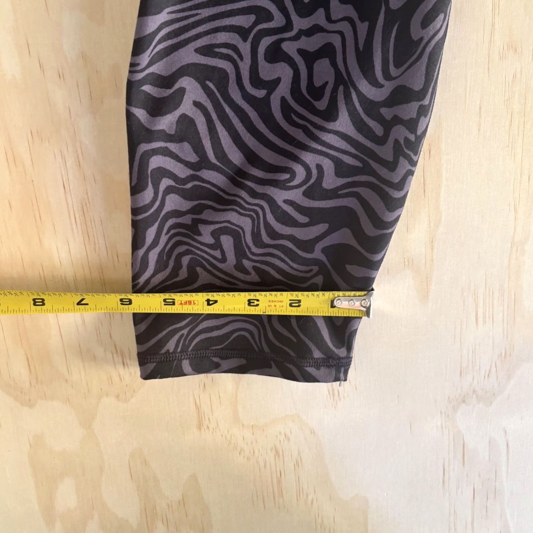 Fabletics Fabletics PowerHold Leggings Womens XL Black Animal Print Ankle Pants Yoga Size 40" / US 18 - 5 Thumbnail