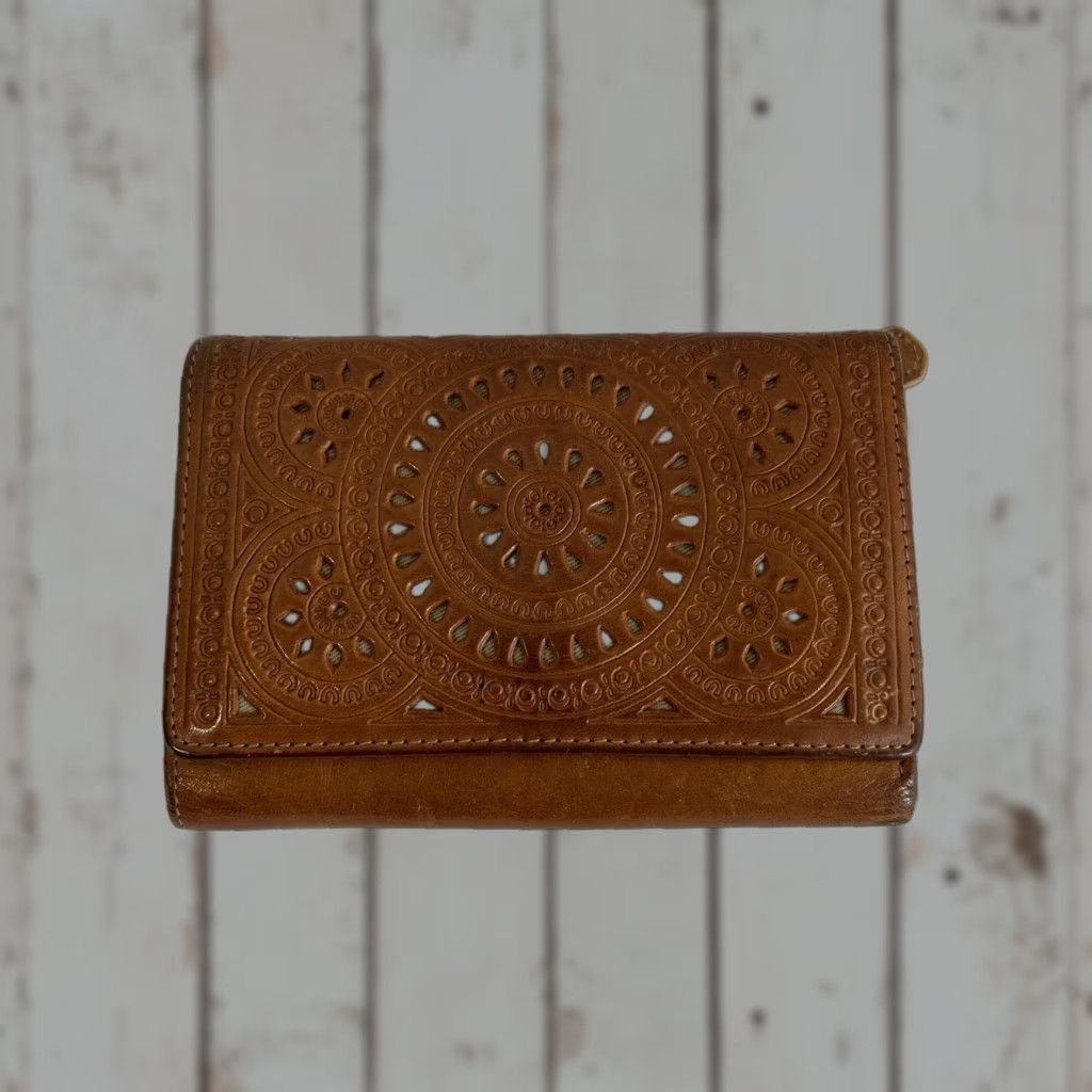 Fossil Fossil Wallet Tooled Tri-fold Floral Brown Leather Wallet Women 90s Bohemian Flower Hippie Western Boho Credit Card Folding Brown Wallet Size ONE SIZE - 1 Thumbnail
