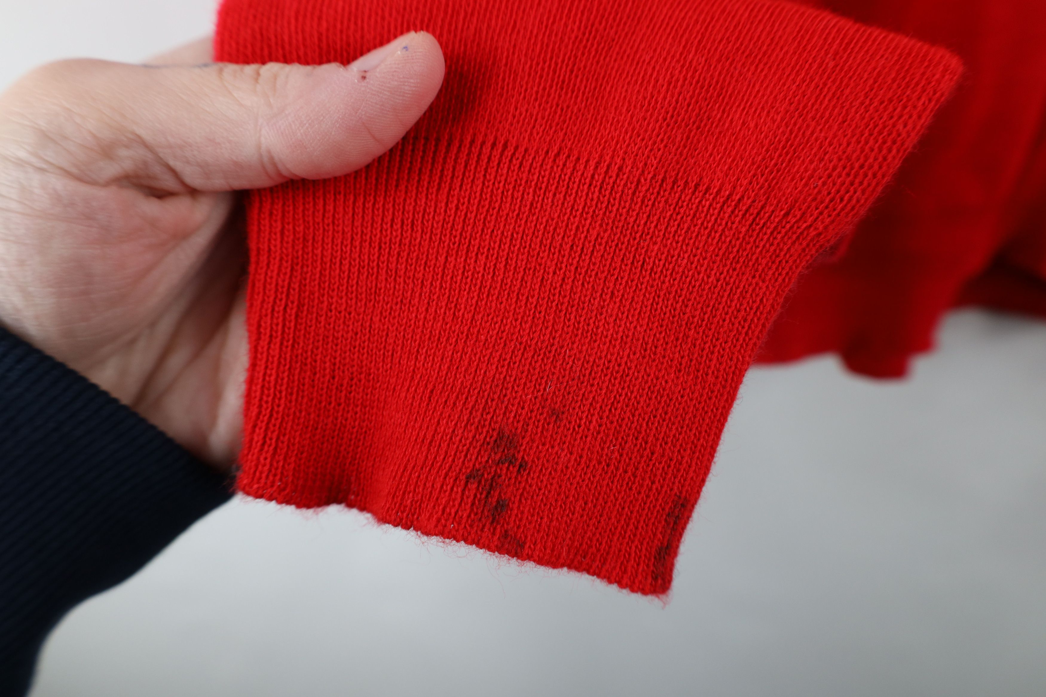 Vintage Vintage 70s Streetwear Soft Knit V-Neck Sweater Red USA Size US S / EU 44-46 / 1 - 5 Thumbnail