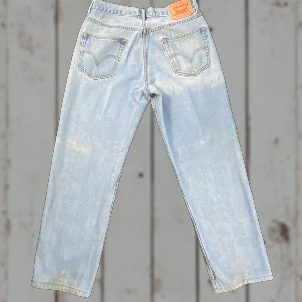 Levi's VINTAGE Levi’s 550 Jeans 34 x 29 Relaxed Light Wash Blue Denim Men Jeans 80s 90s Grunge Hip Hop Hipster Retro Band College Inseam 29 Waist 34 Mens Size US 34 / EU 50 - 1 Thumbnail