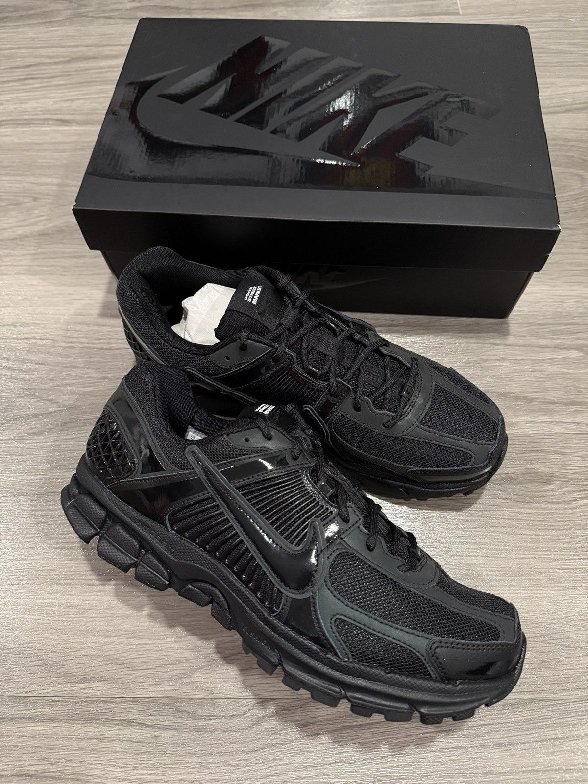 Dover Street Market × Nike DOVER STREET MARKET Nike Zoom Vomero 5 SP Size US 10 / EU 43 - 1 Thumbnail