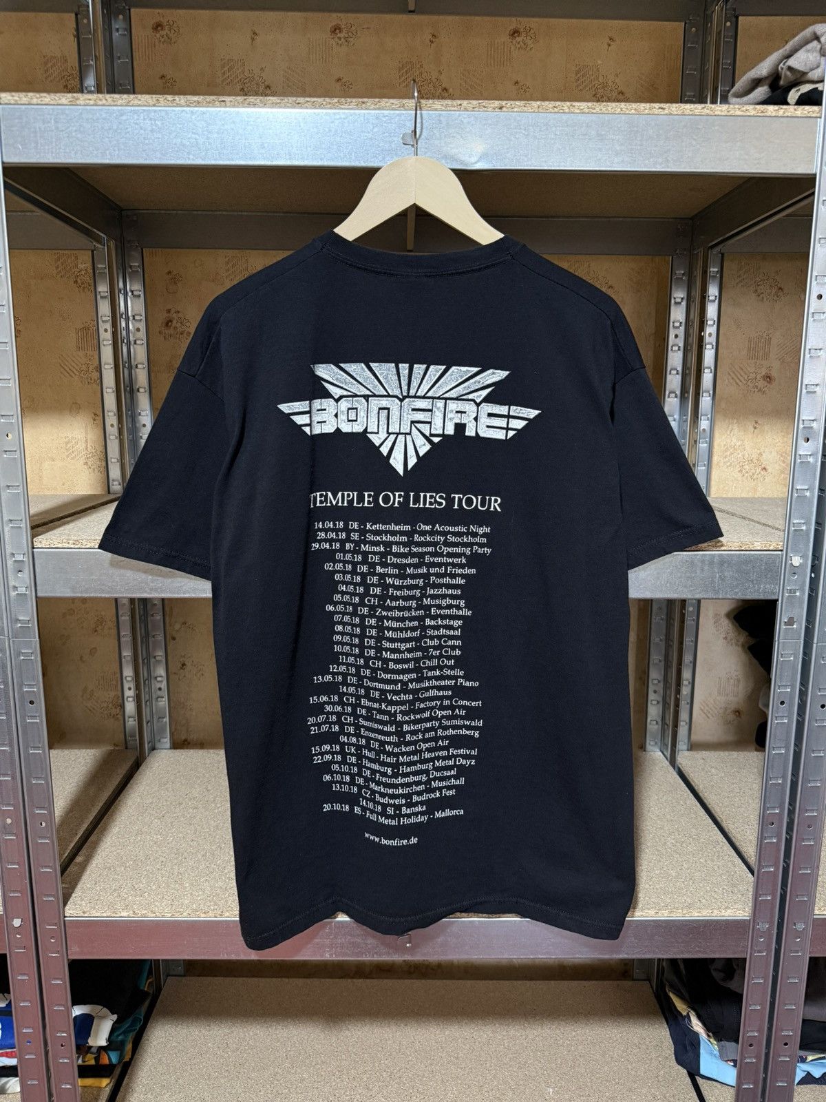 Band Tees Vintage Bonfire Temple Of Lies Tour 2018 Rock Band T-Shirt Size US XL / EU 56 / 4 - 2 Thumbnail