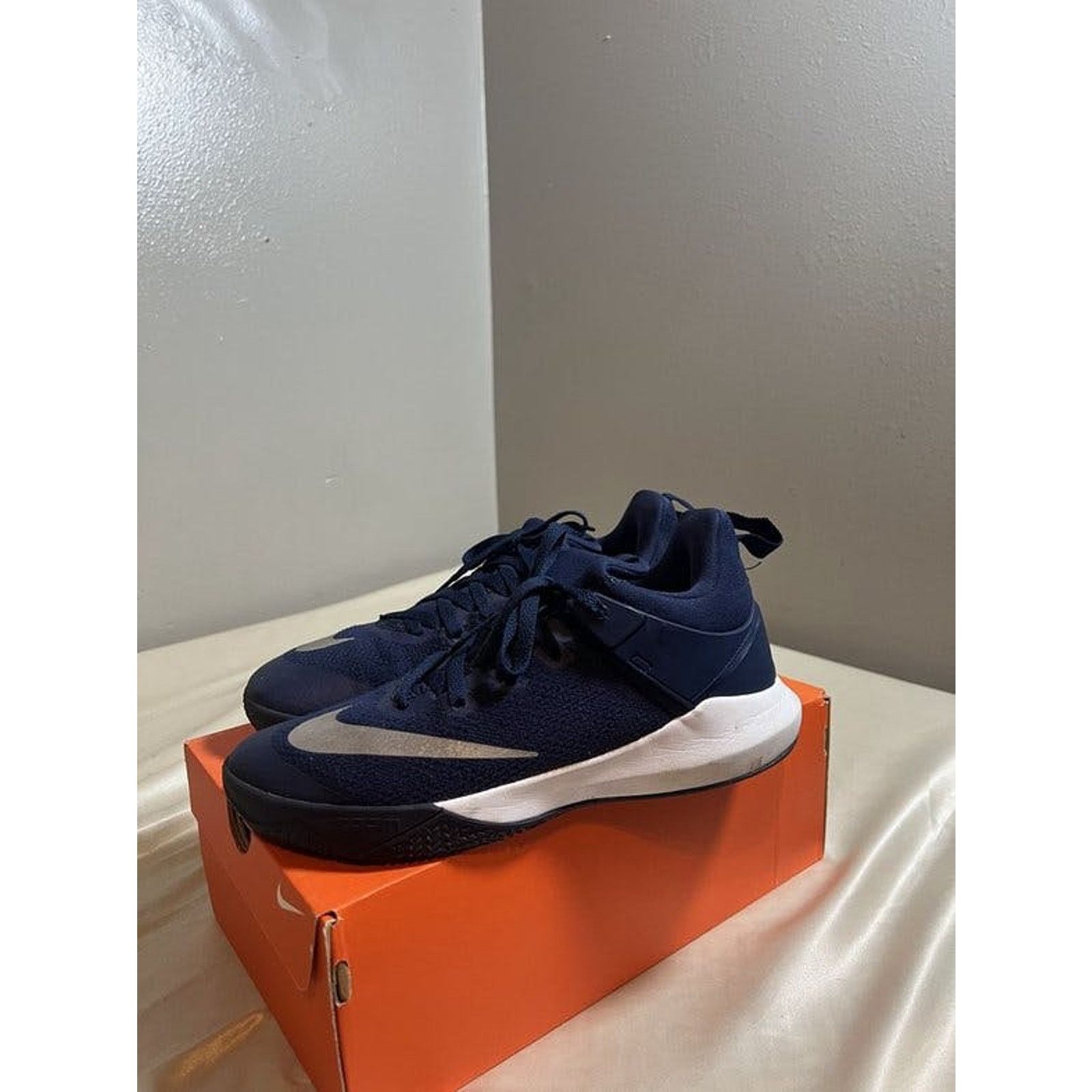 Nike Nike Zoom shift TB Size US 8.5 / EU 41-42 - 2 Thumbnail