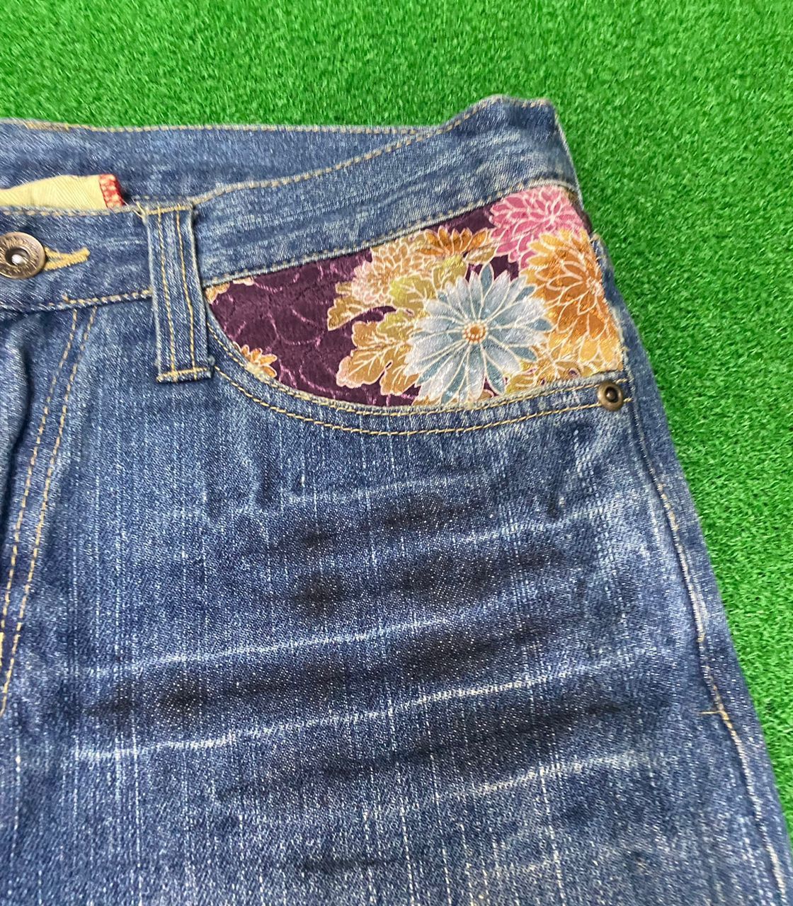 If Six Was Nine WORLD JEANS INTERNATIONAL SUKARJAN FISH KOI DESIGN DENIM Size US 30 / EU 46 - 7 Thumbnail