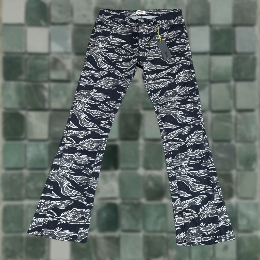 Vintage MINTCREW Los Angeles Flared Pants Men 34x33 Black Tiger Stripe Camo NWT Size US 34 / EU 50 - 1 Thumbnail