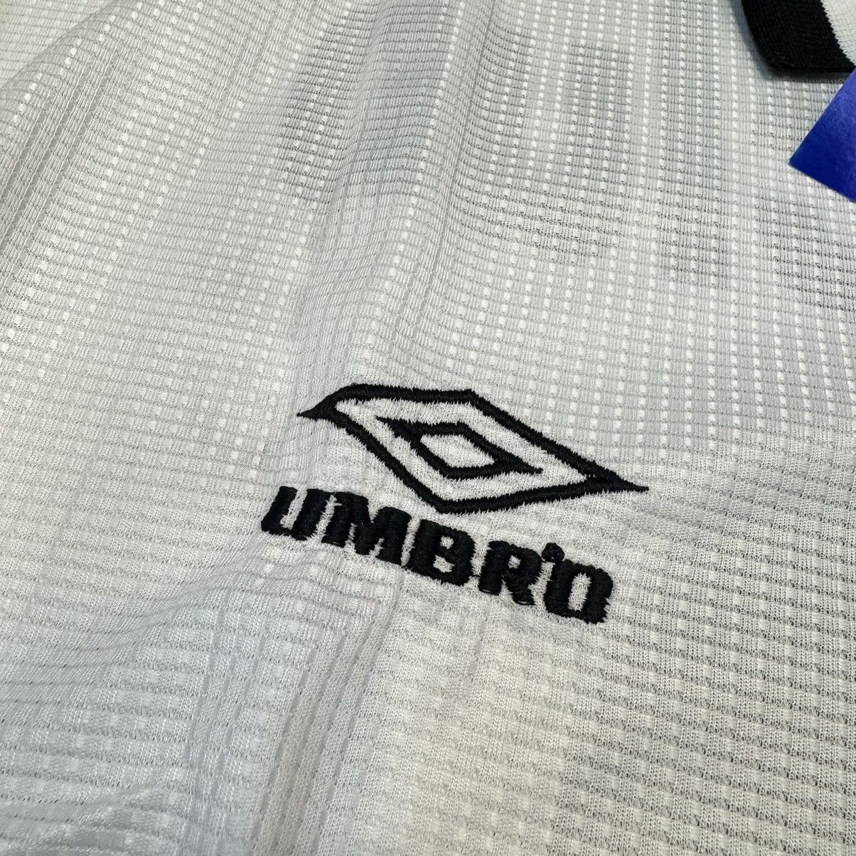 Umbro Santos 2000 home shirt #10 with Pele signature (bnwt) Size US M / EU 48-50 / 2 - 5 Thumbnail