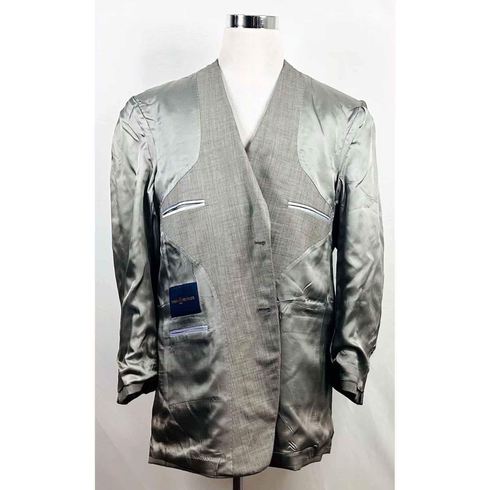 Tommy Hilfiger Tommy Hilfiger 46L Suit 40x32 Pleated 100% Wool Gray Two Button Lined Vented Wool Suit Mens 2 Piece Wide Notch Lapel Regular Fit 46/40 Gray Vintage No Size 40R - 7 Thumbnail