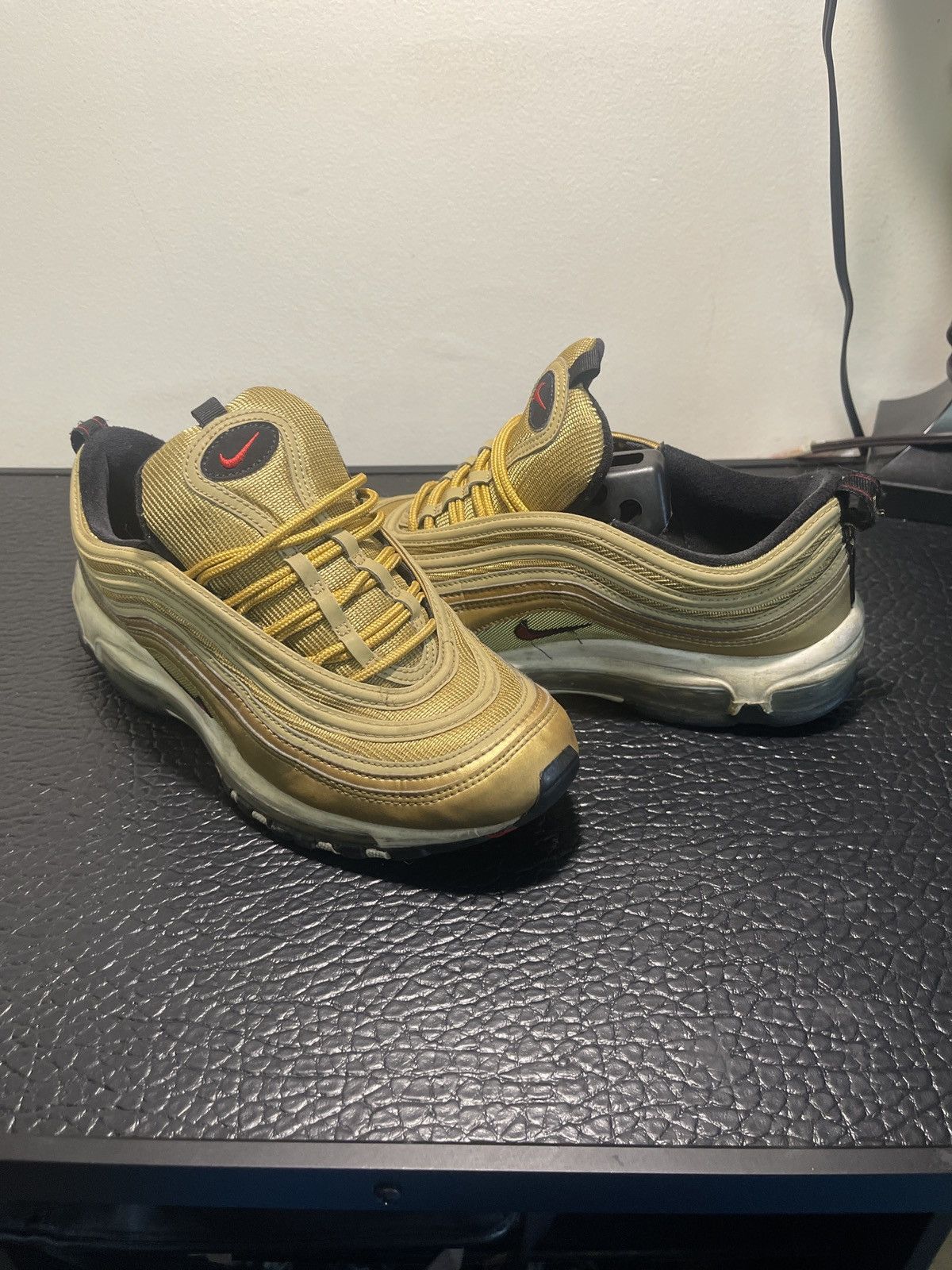Nike Nike Air Max gold Size US 8.5 / EU 41-42 - 1 Thumbnail