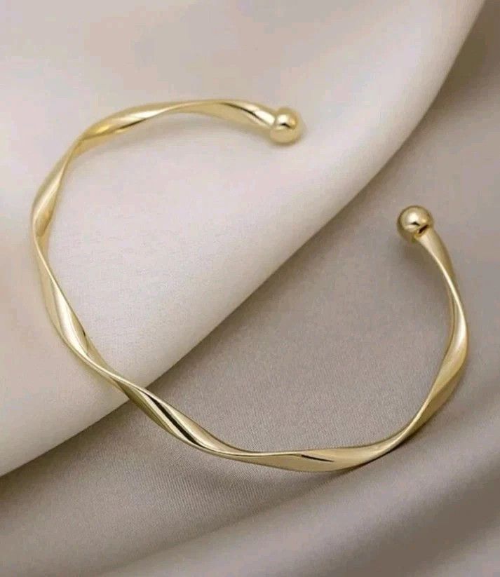 Other 9KT GOLD PLATED BANGLE ADJUSTABLE TWIST BRACELET Size ONE SIZE - 3 Thumbnail